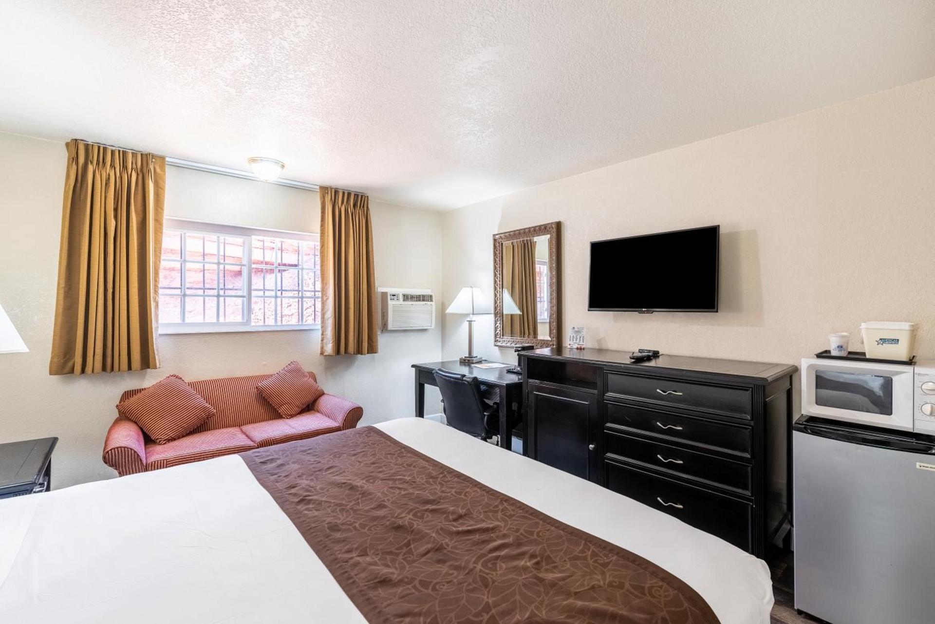 Americas Best Value Inn and Suites Flagstaff photo 25