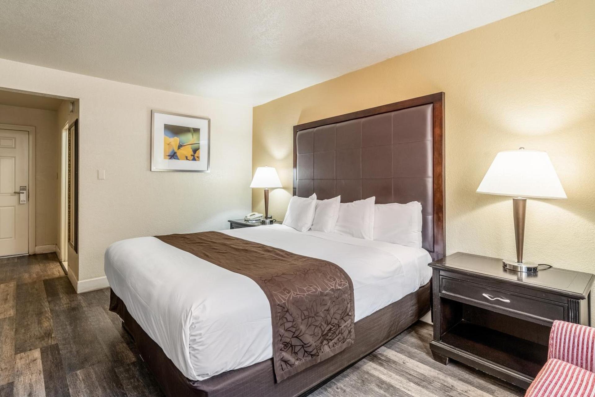 Americas Best Value Inn and Suites Flagstaff photo 17