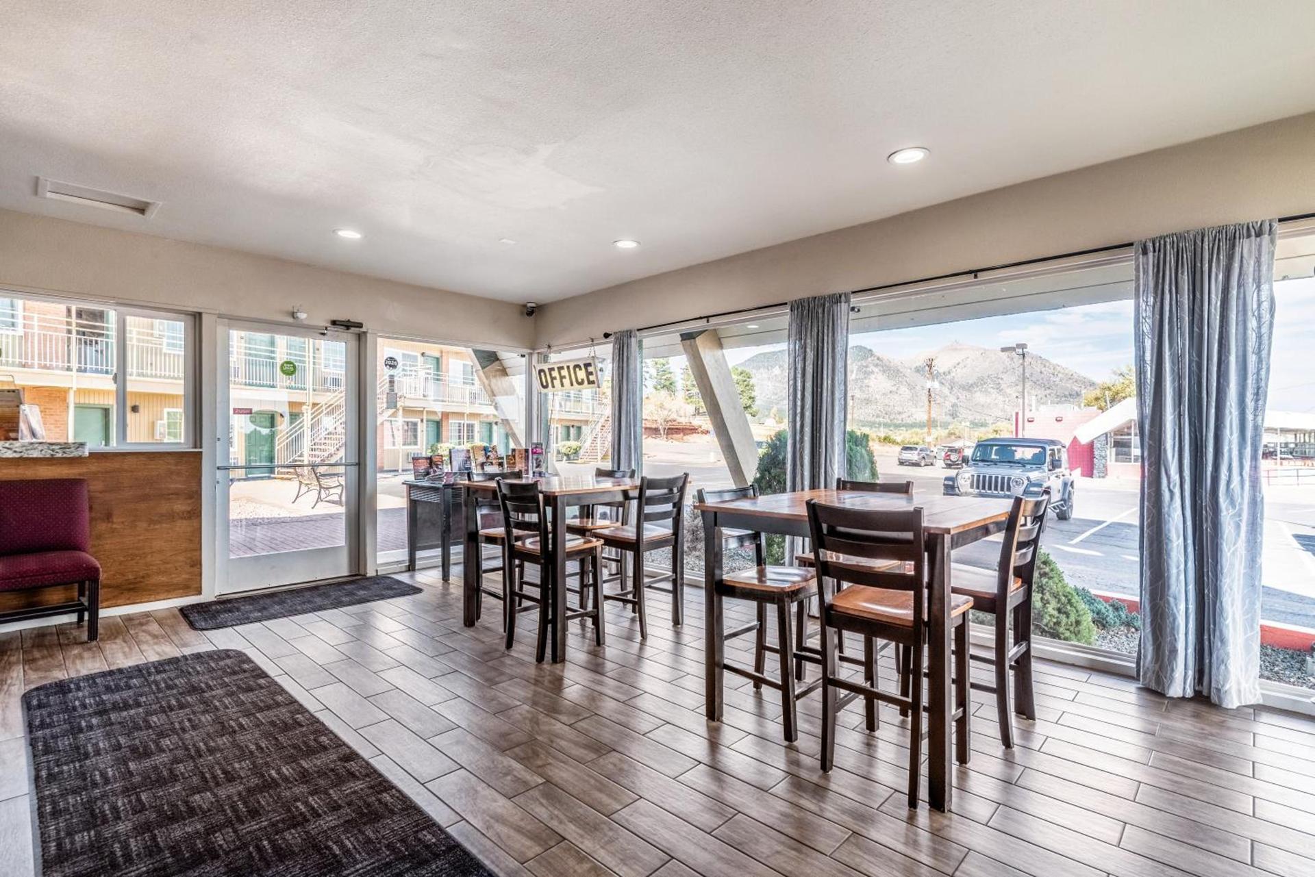 Americas Best Value Inn and Suites Flagstaff photo 7