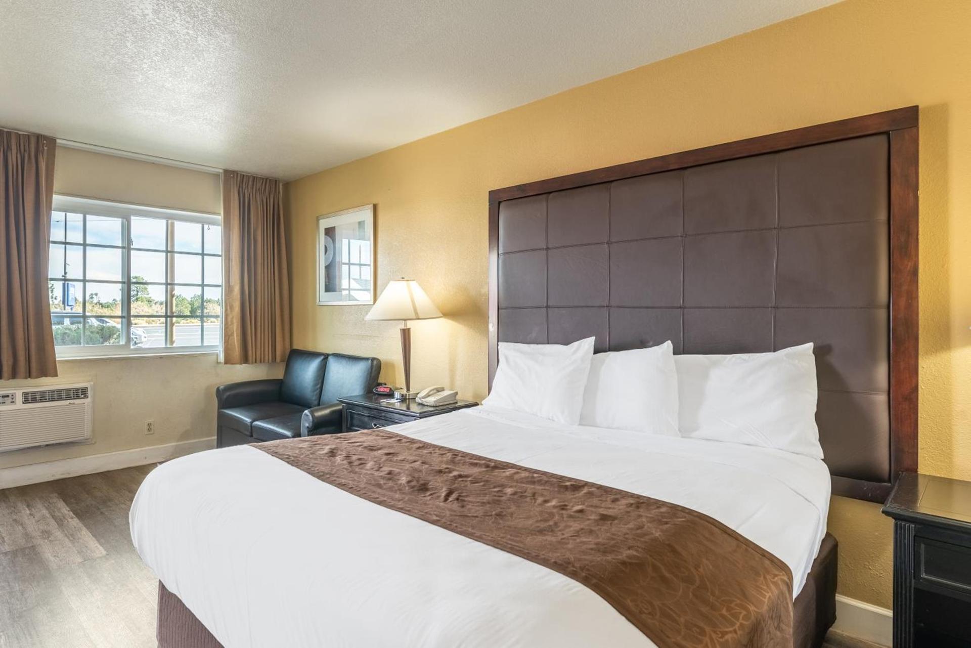 Americas Best Value Inn and Suites Flagstaff photo 14