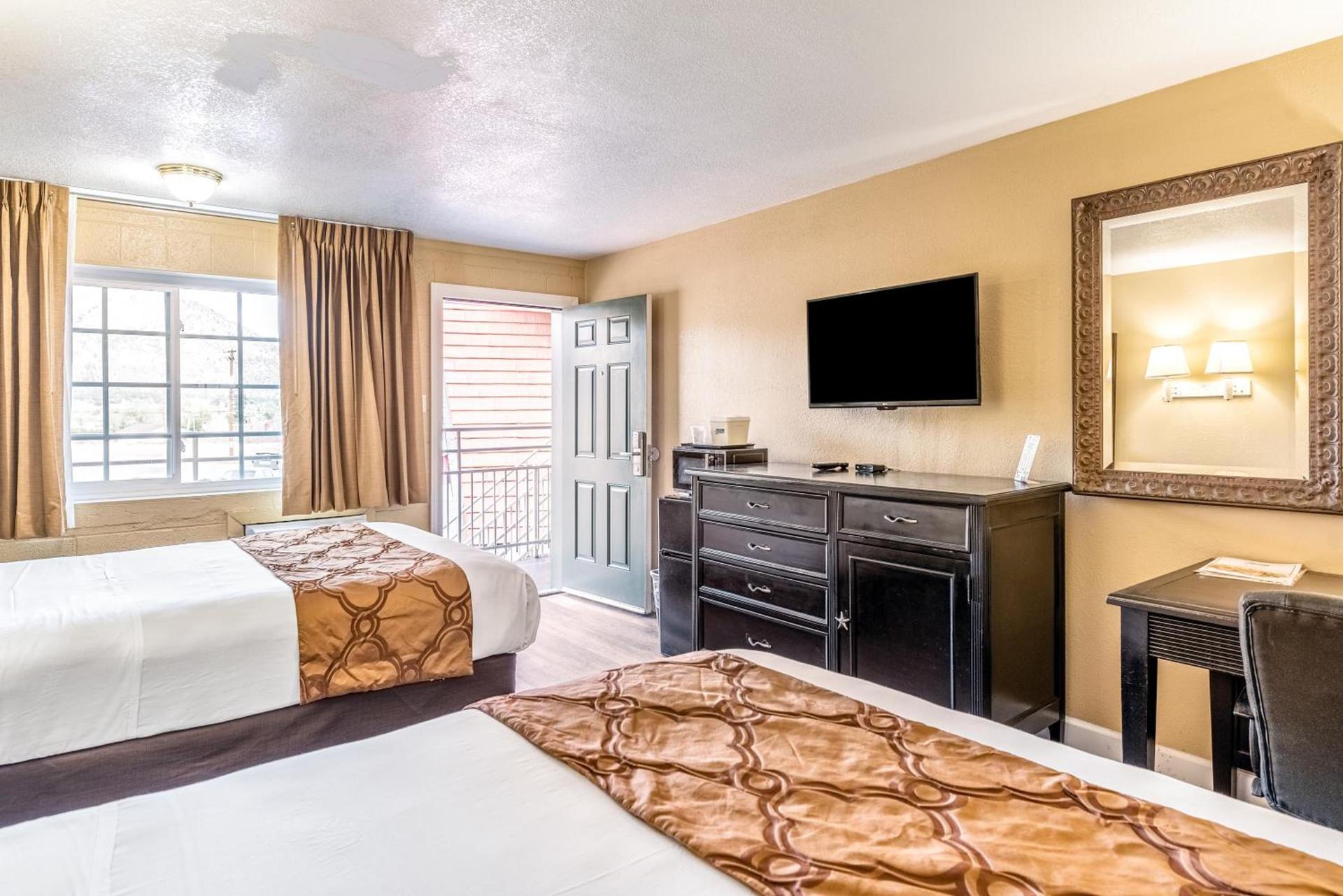 Americas Best Value Inn and Suites Flagstaff photo 11