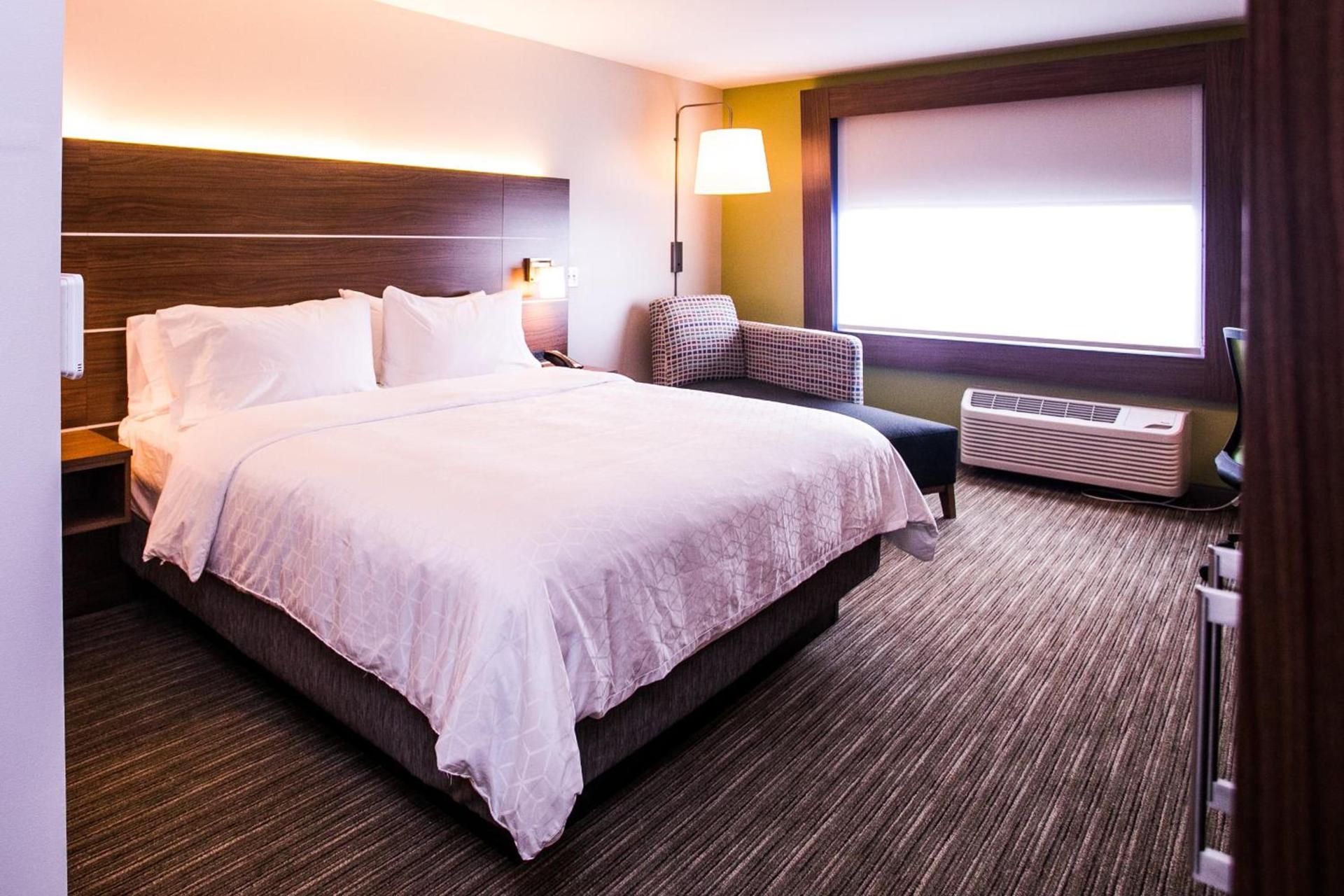 Holiday Inn Express & Suites Rehoboth Beach by IHG photo 66