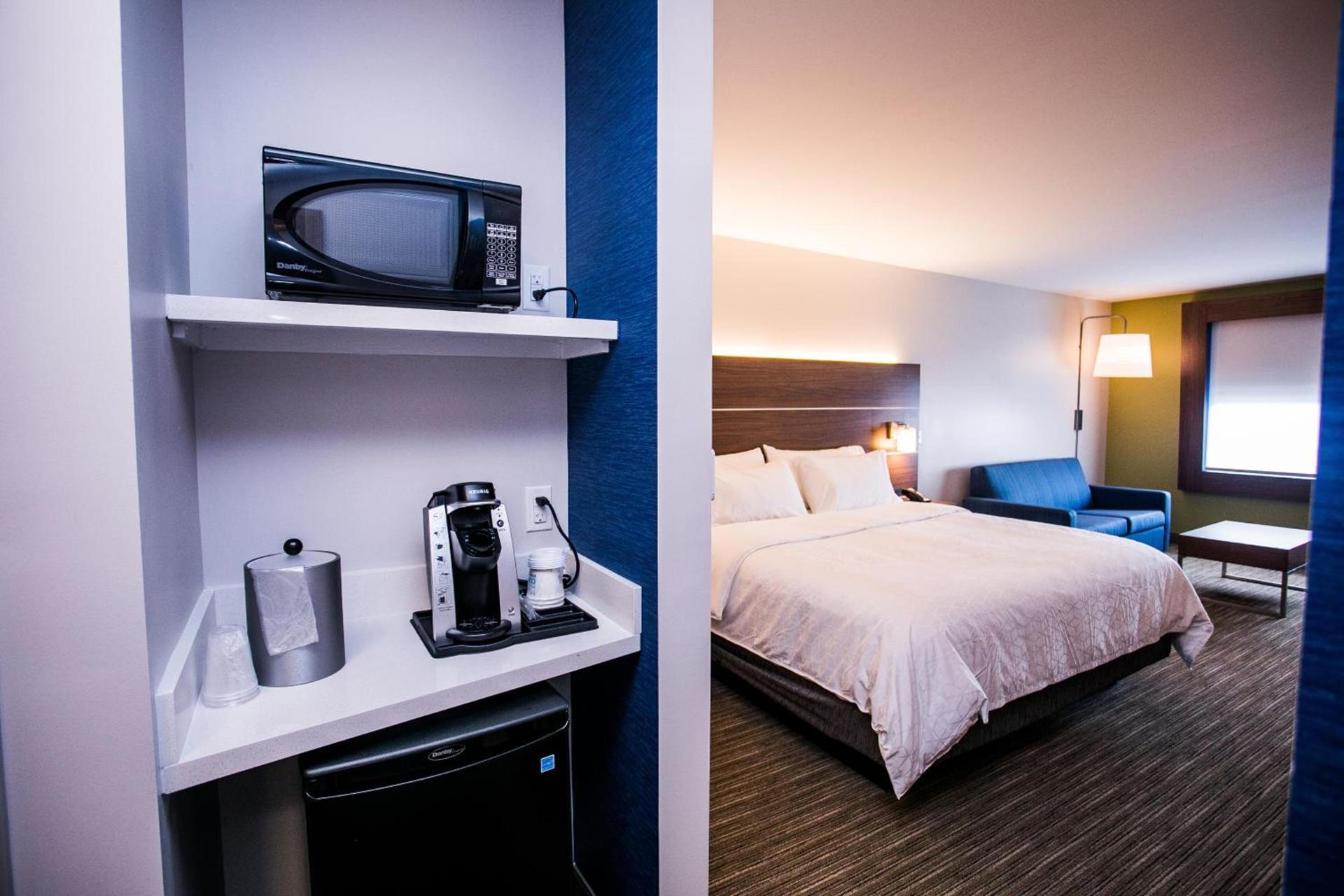 Holiday Inn Express & Suites Rehoboth Beach by IHG photo 73