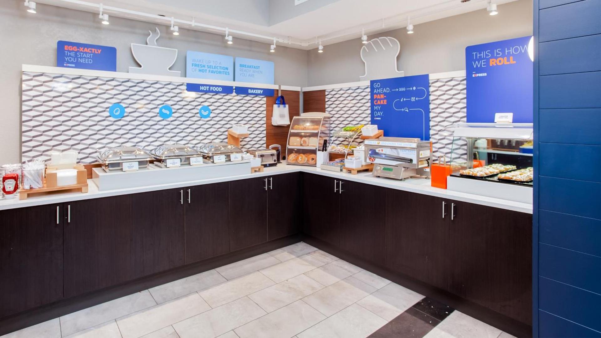 Holiday Inn Express Orange Beach - On The Beach by IHG photo 18
