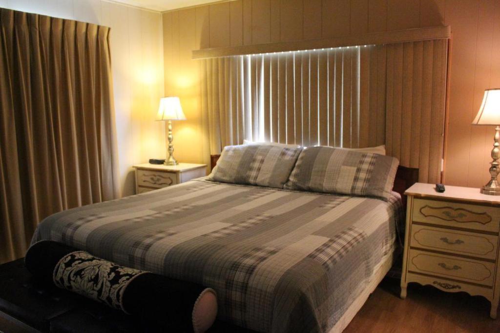Lakeshore Lodge photo 24