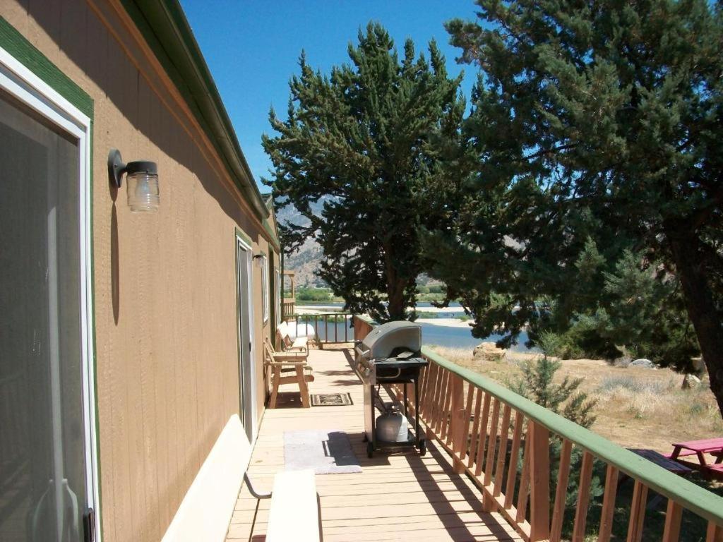 Lakeshore Lodge photo 33