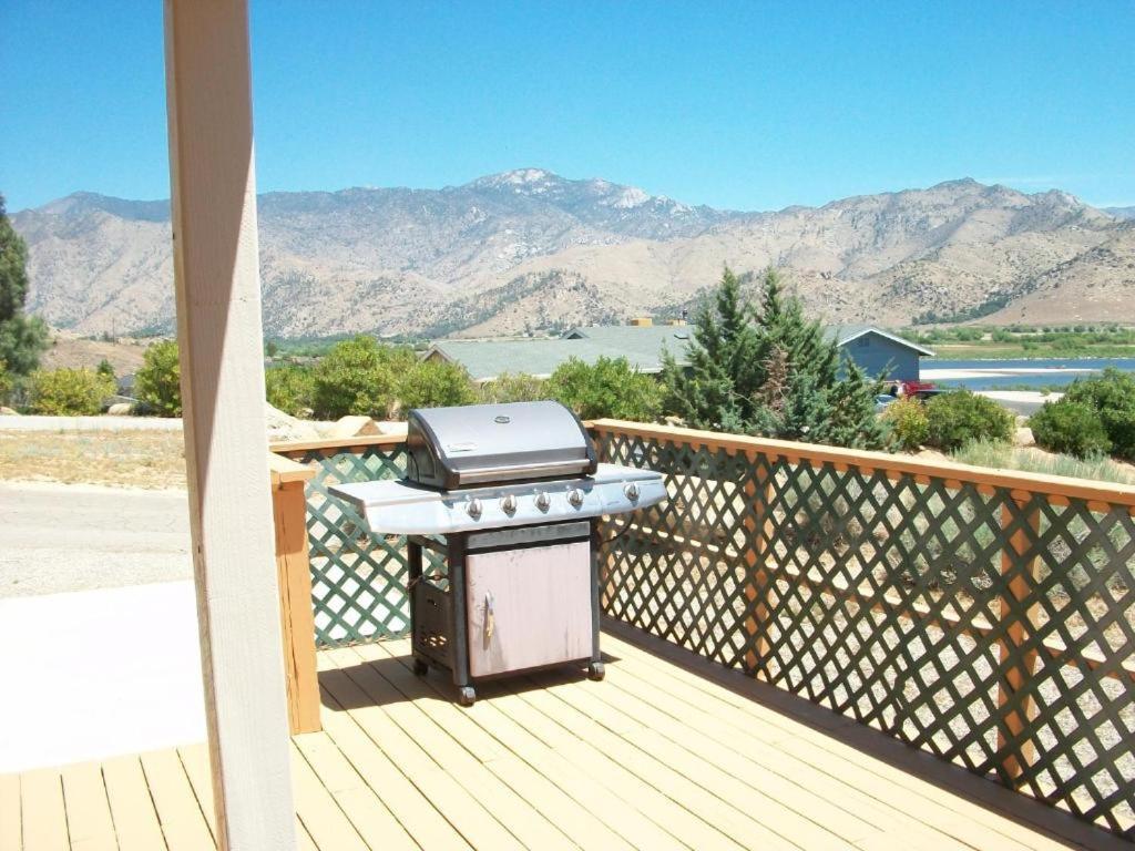 Lakeshore Lodge photo 22