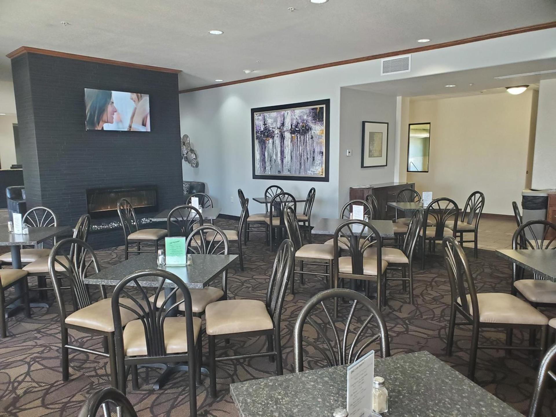 Expressway Suites Fargo photo 19