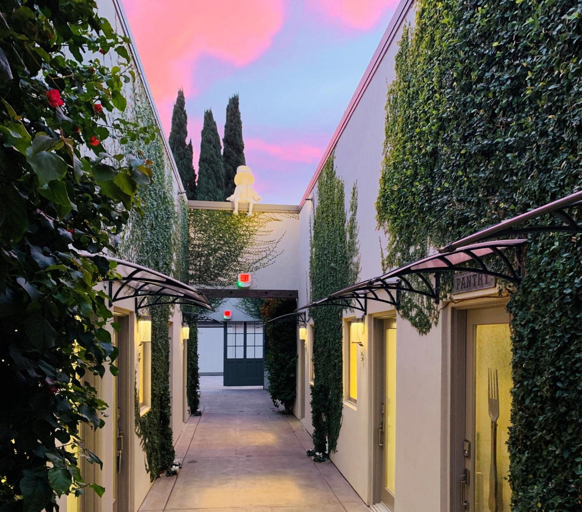 R Inn Napa photo 37