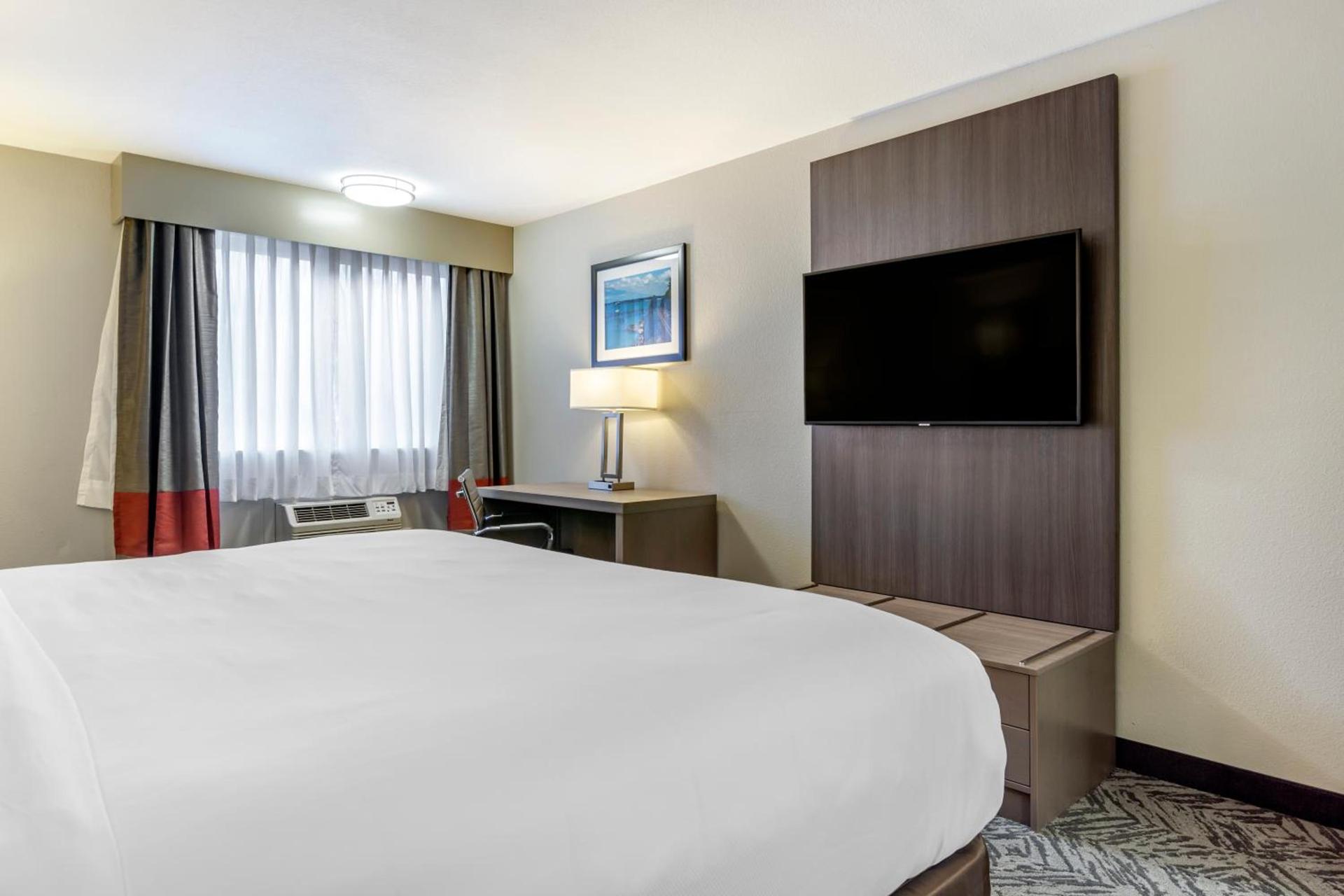Comfort Inn & Suites Pacific - Auburn photo 59