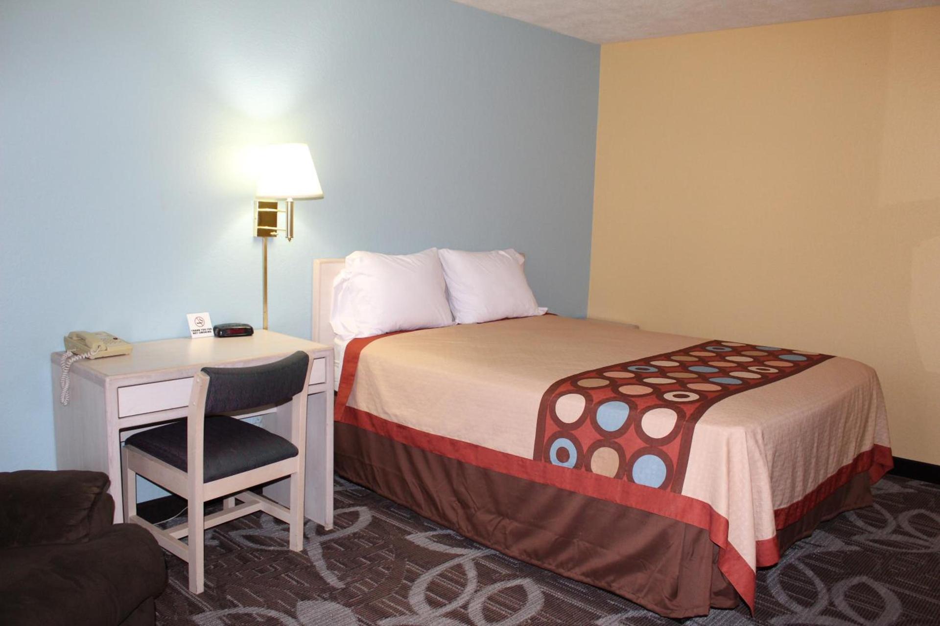 Super 8 by Wyndham Nephi photo 12