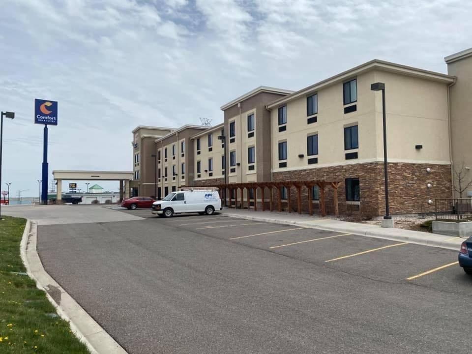 Comfort Inn & Suites photo 60