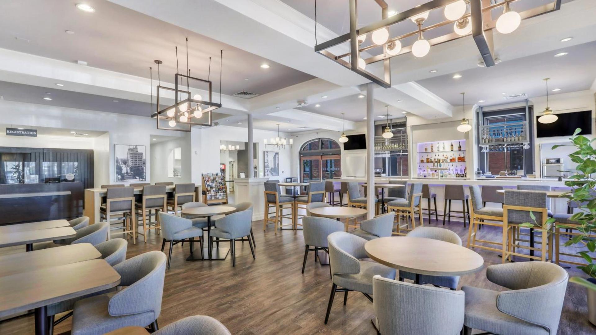 Staybridge Suites Savannah Historic District by IHG photo 4