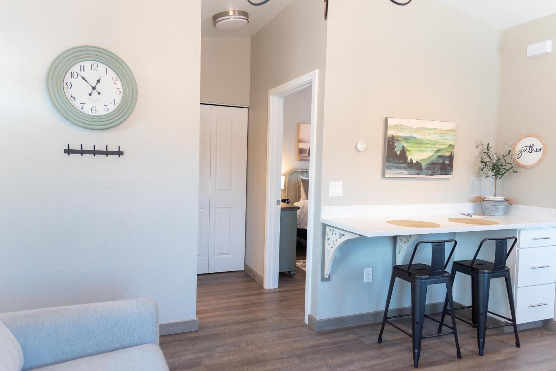 Colony Suites photo 63