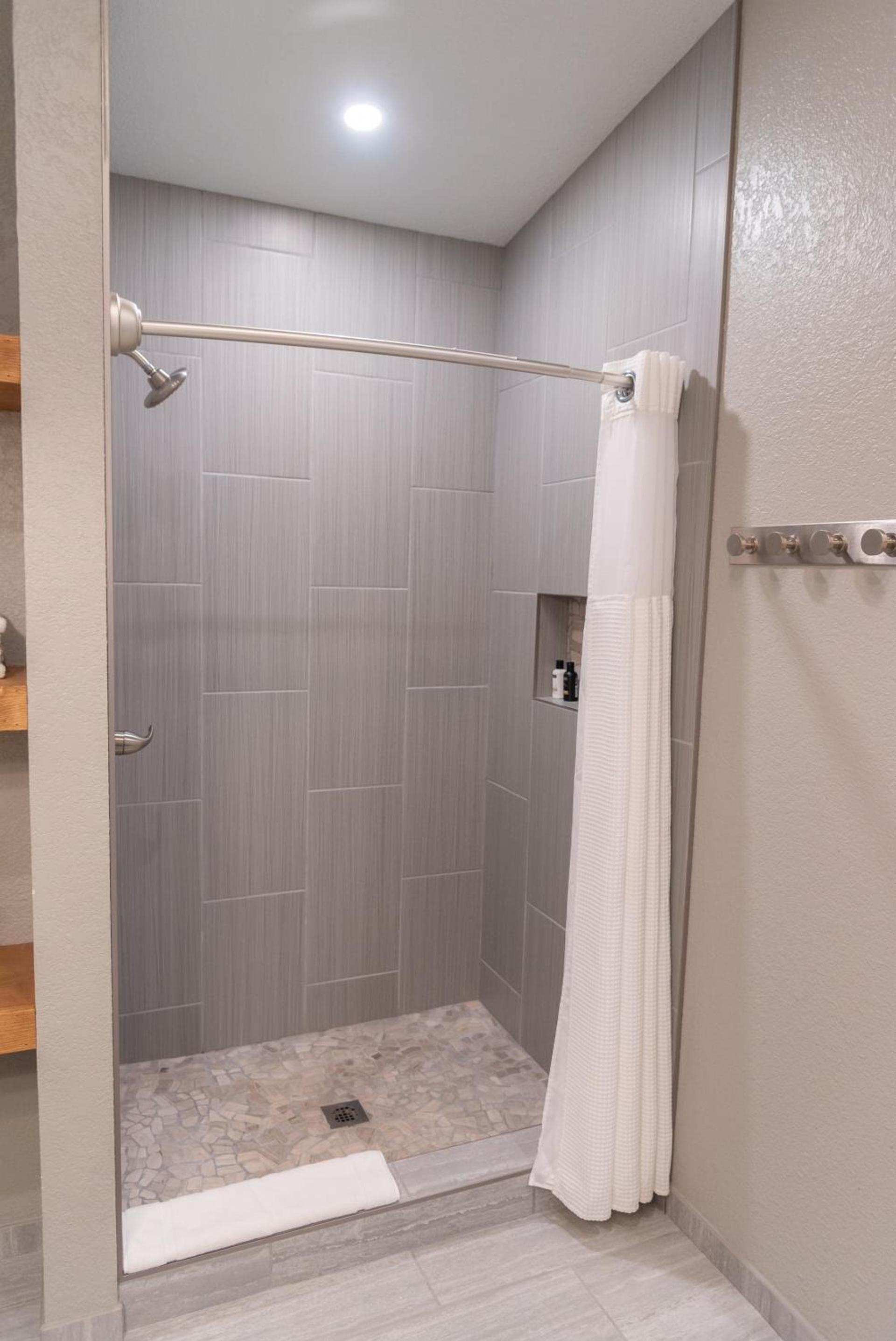 Colony Suites photo 97