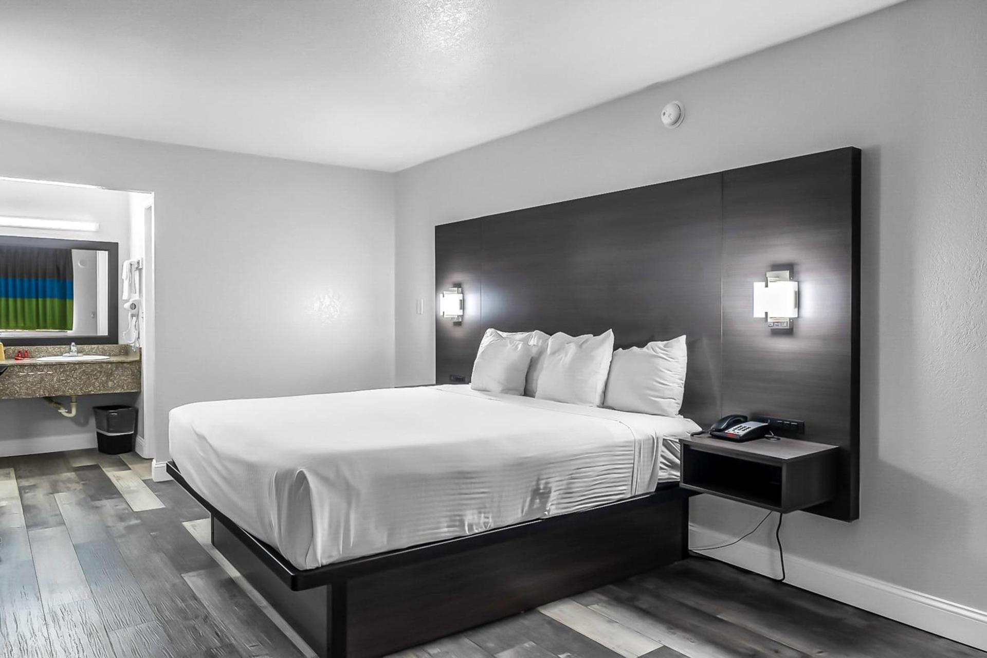 SureStay Hotel by Best Western Oklahoma City West photo 10