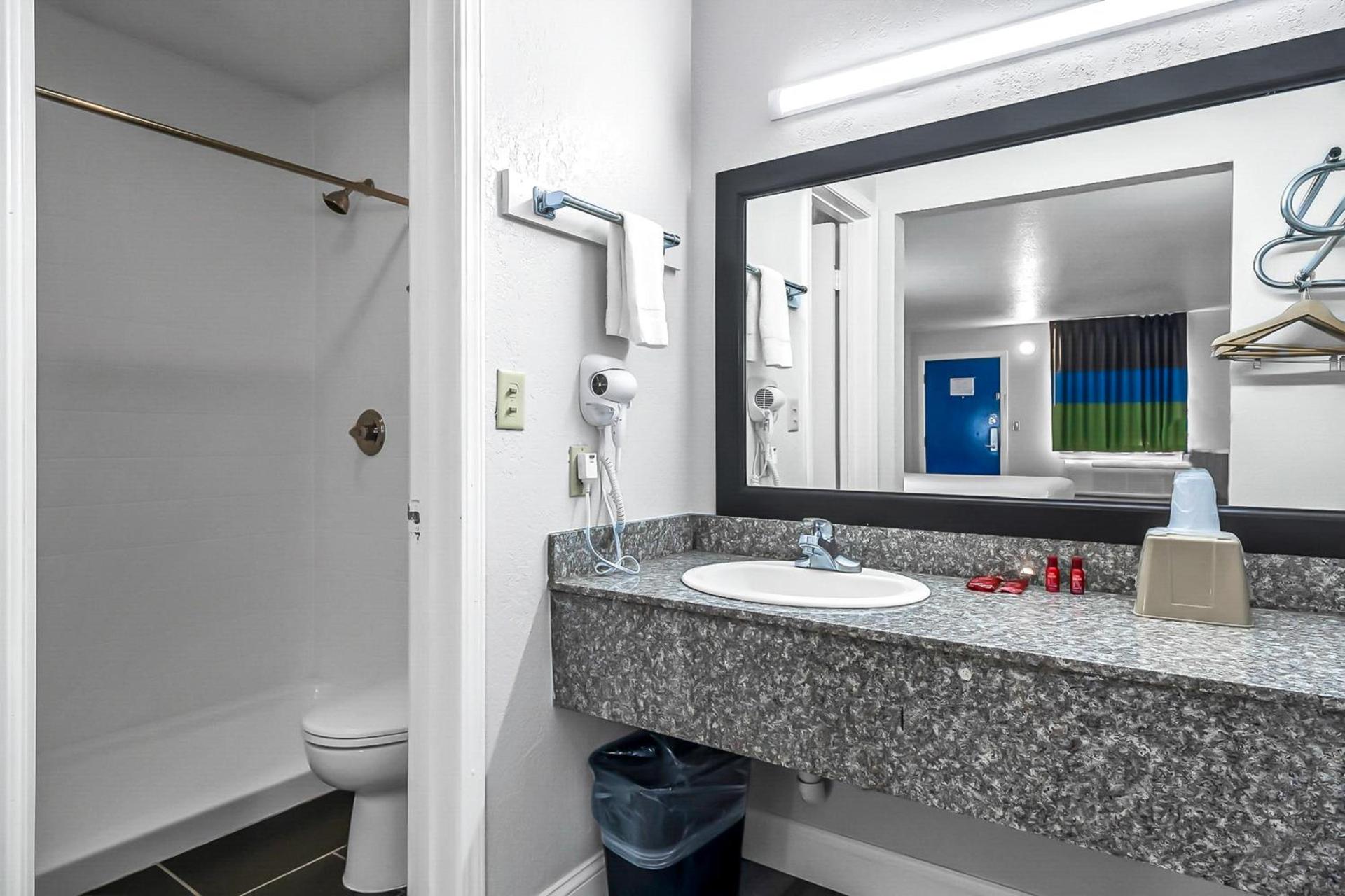 SureStay Hotel by Best Western Oklahoma City West photo 11