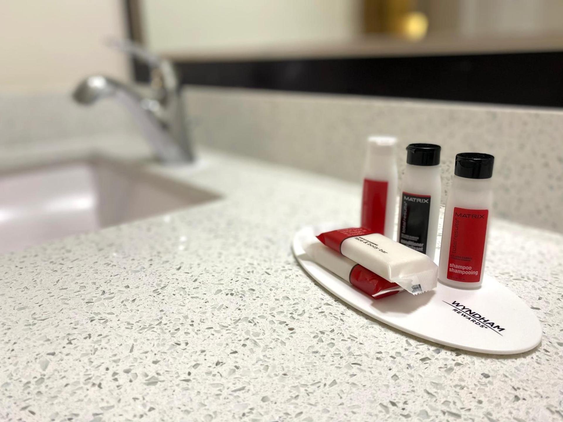 University Inn of Carbondale by Hotel O photo 10