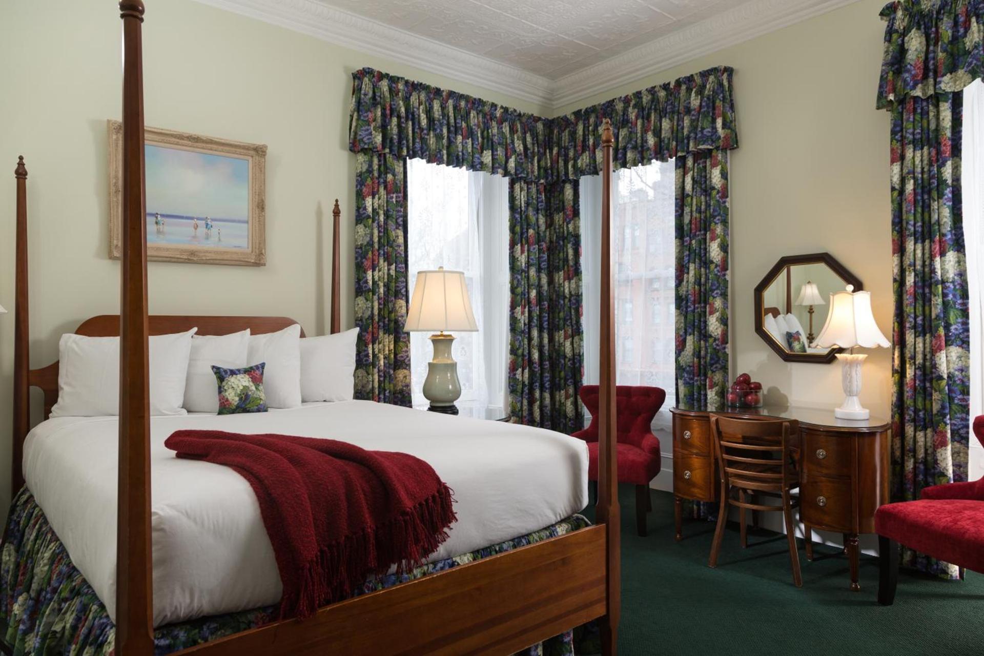 Saratoga Arms Hotel photo 8