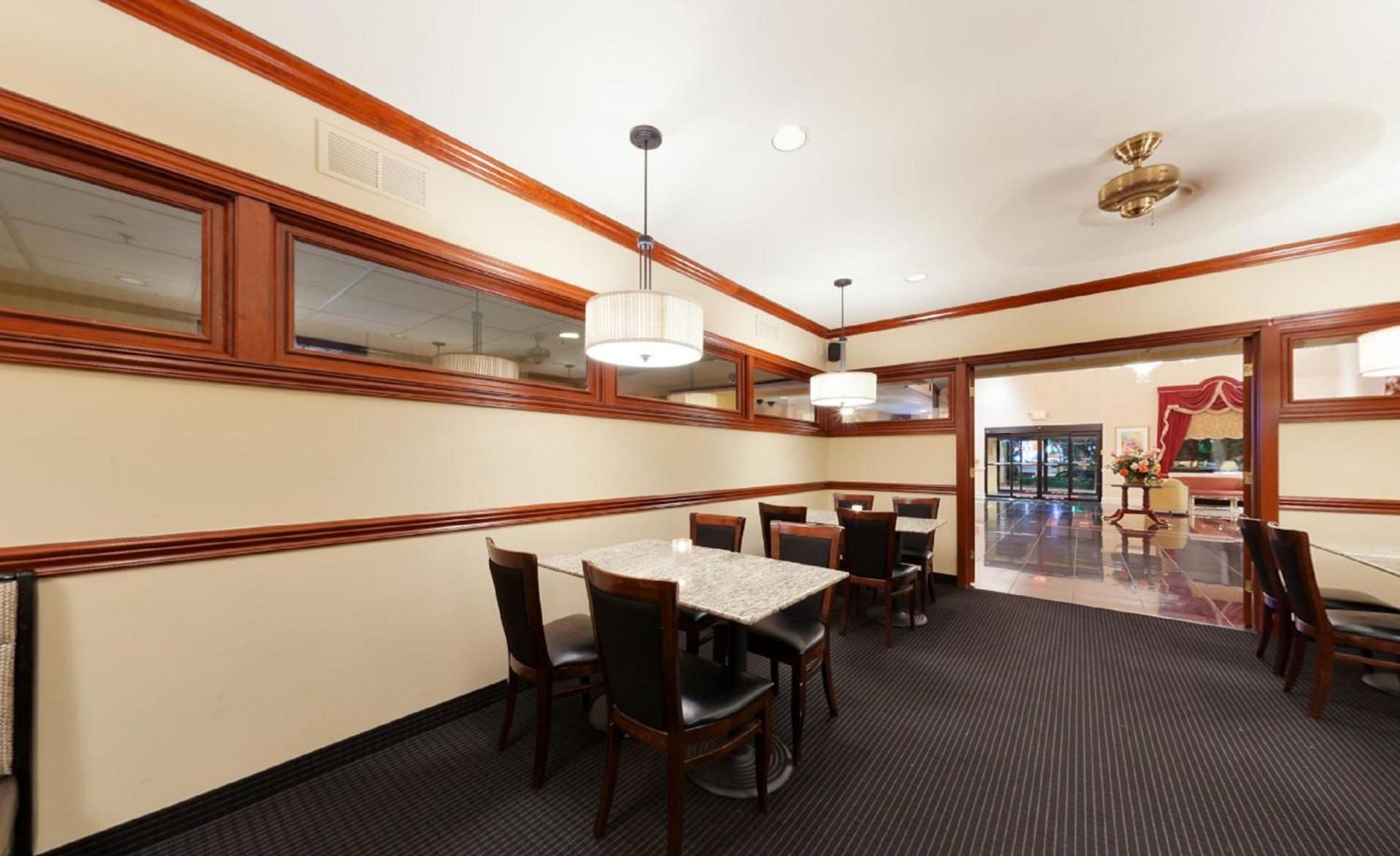Radisson Hotel & Conference Center Rockford photo 47
