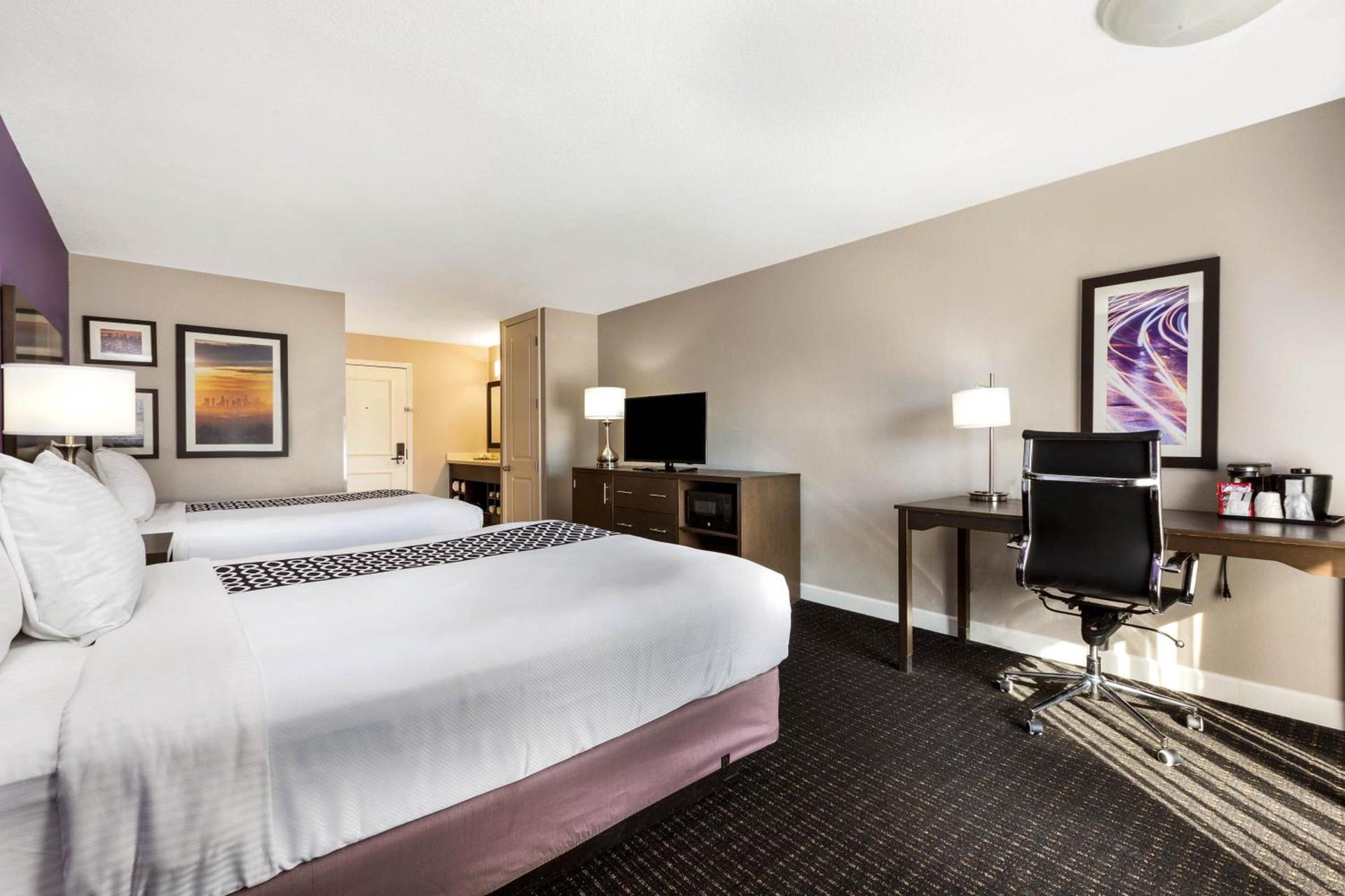 La Quinta by Wyndham Pomona photo 51