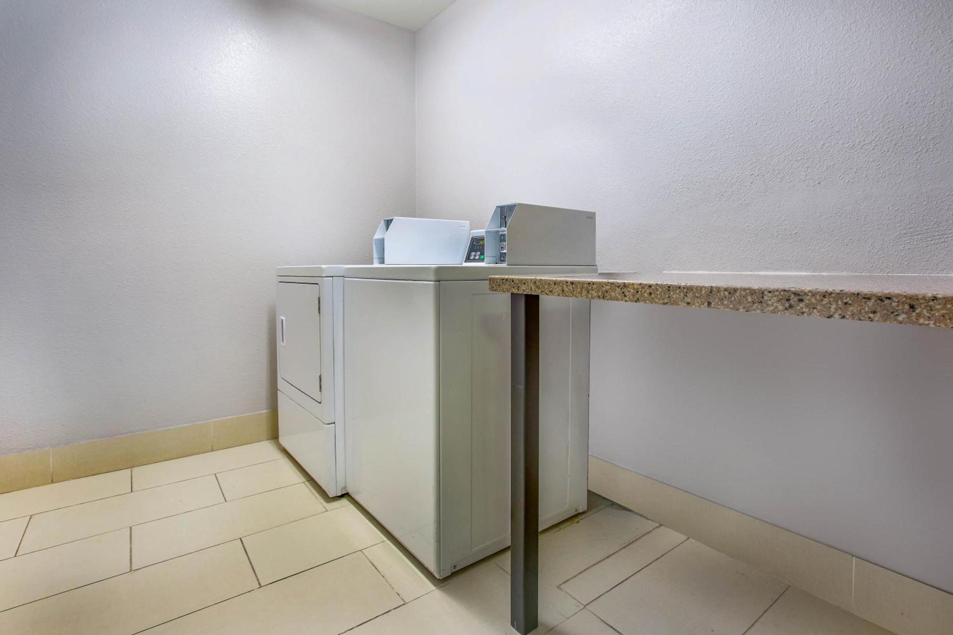 La Quinta by Wyndham Pomona photo 52
