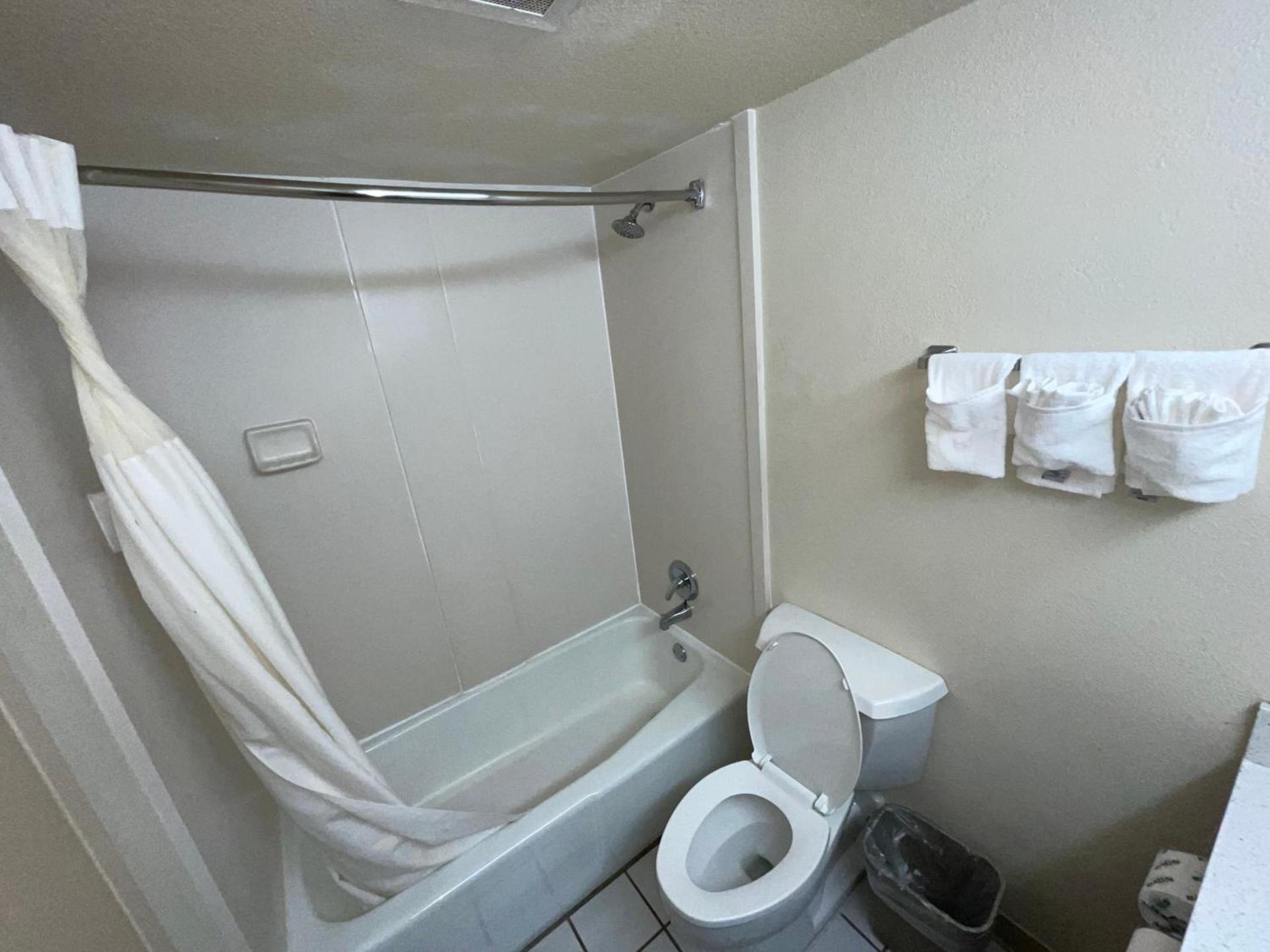 Quality Inn Fort Smith I-540 photo 11