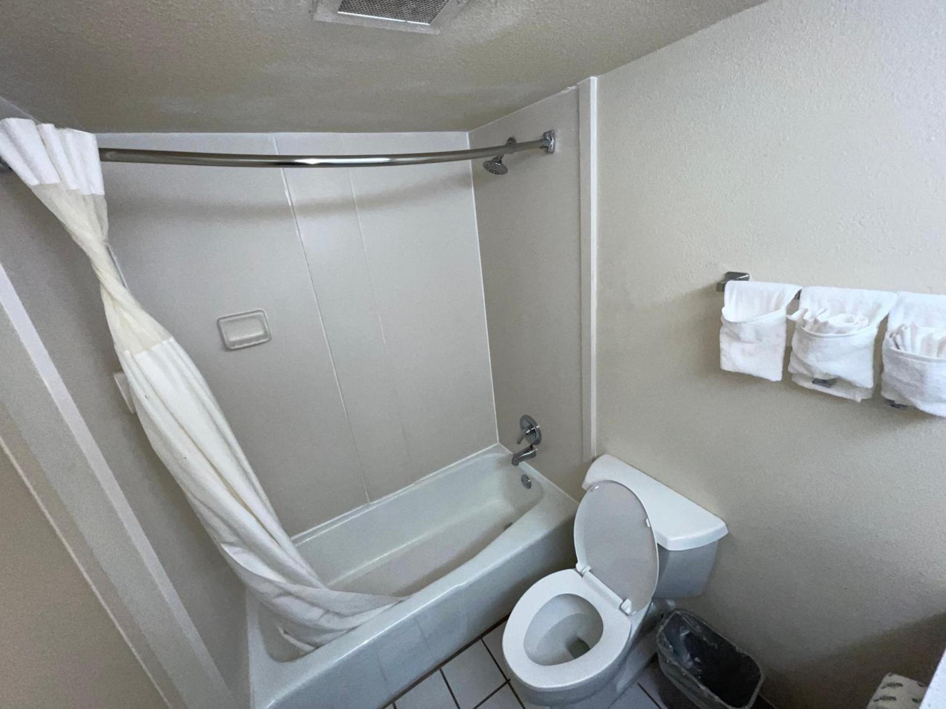 Quality Inn Fort Smith I-540 photo 7