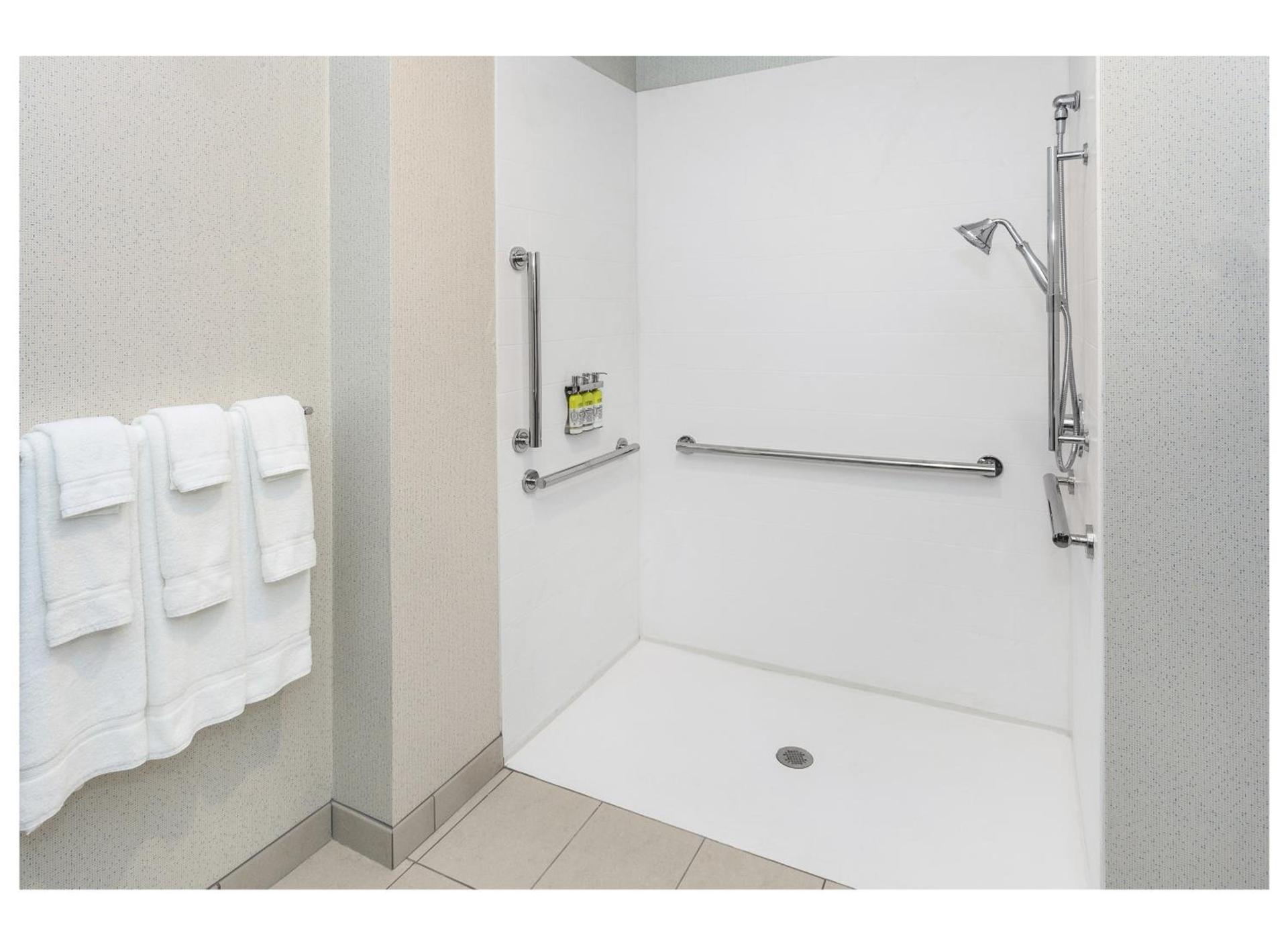 Holiday Inn Express & Suites - Hudson I-94 by IHG photo 6