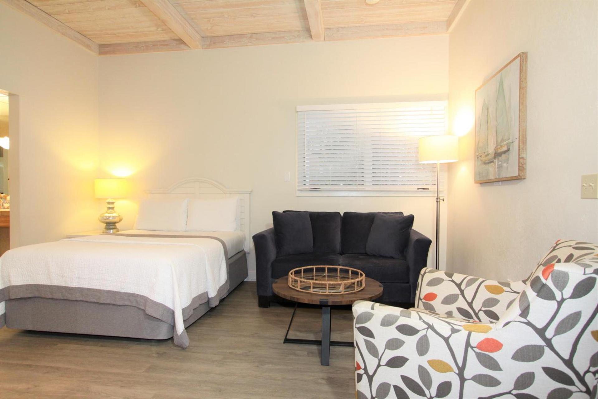 Lobos Lodge photo 54