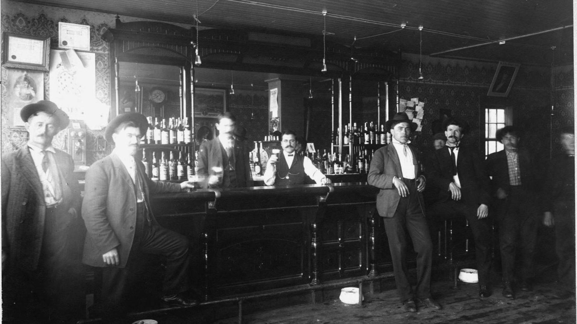 Alaskan Hotel and Bar photo 12
