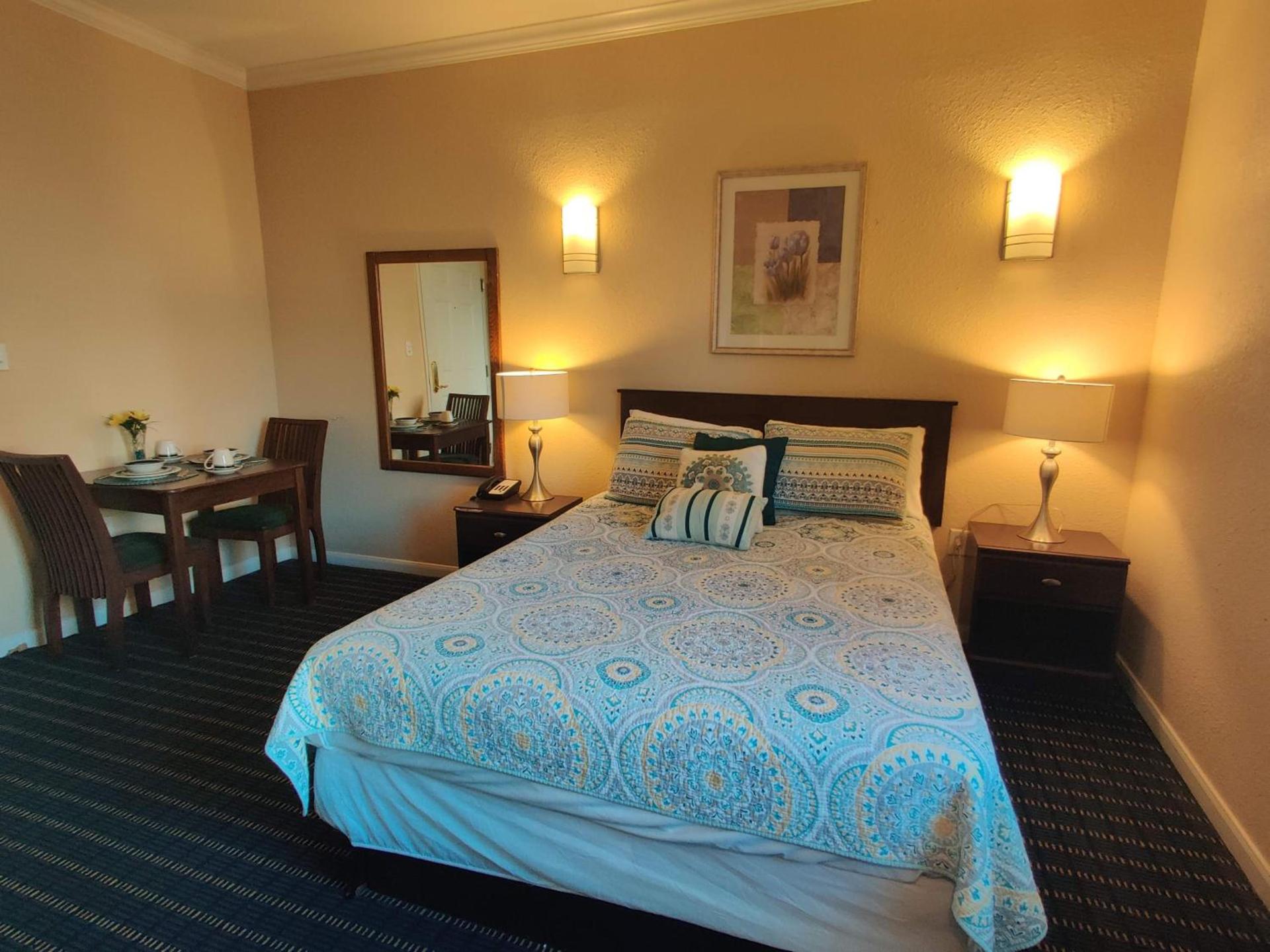 Athens Hotel & Suites photo 12
