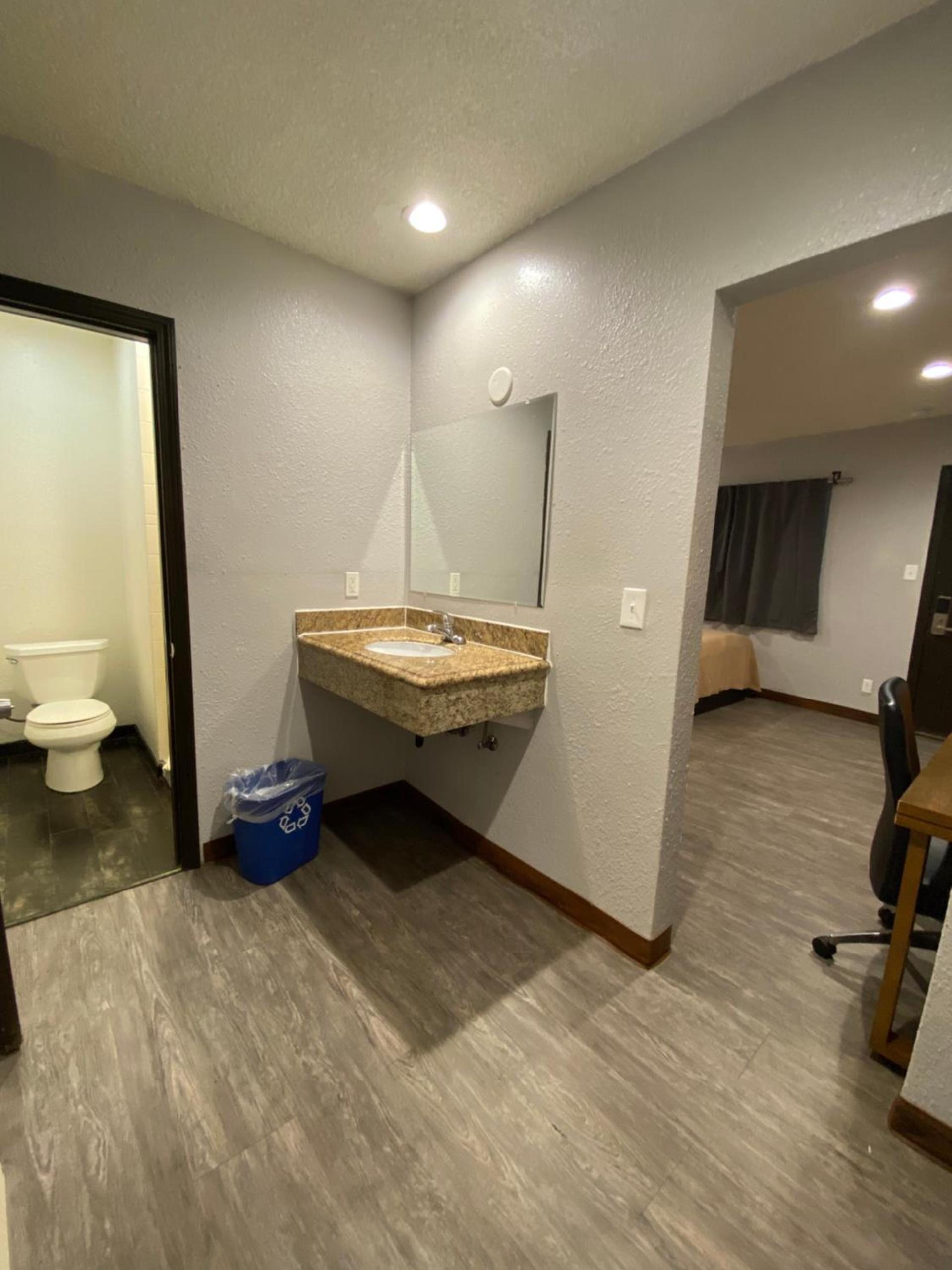Sandman Motel photo 8