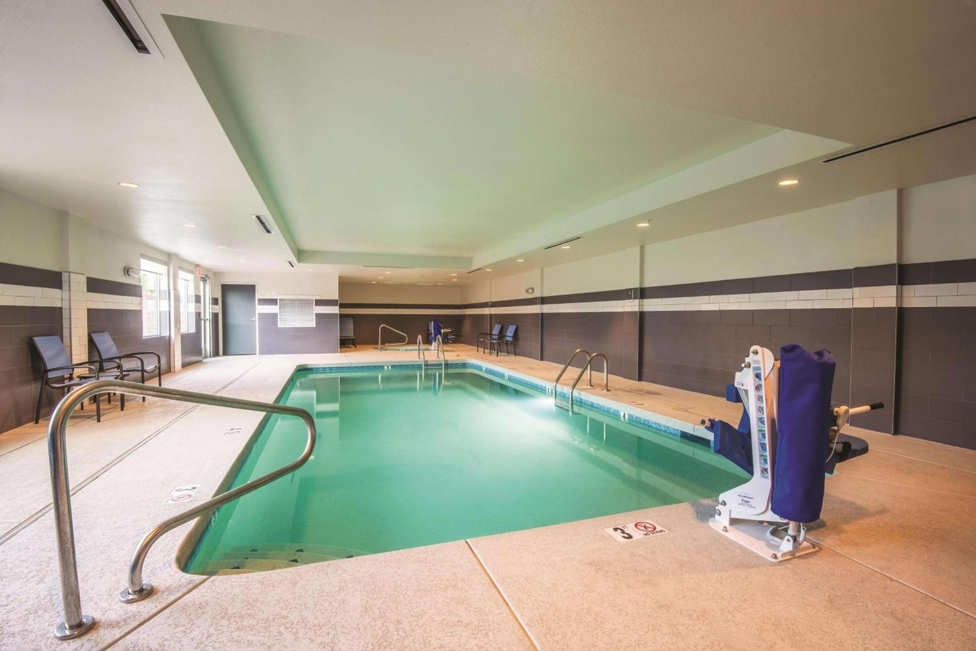 La Quinta by Wyndham Kingman photo 6