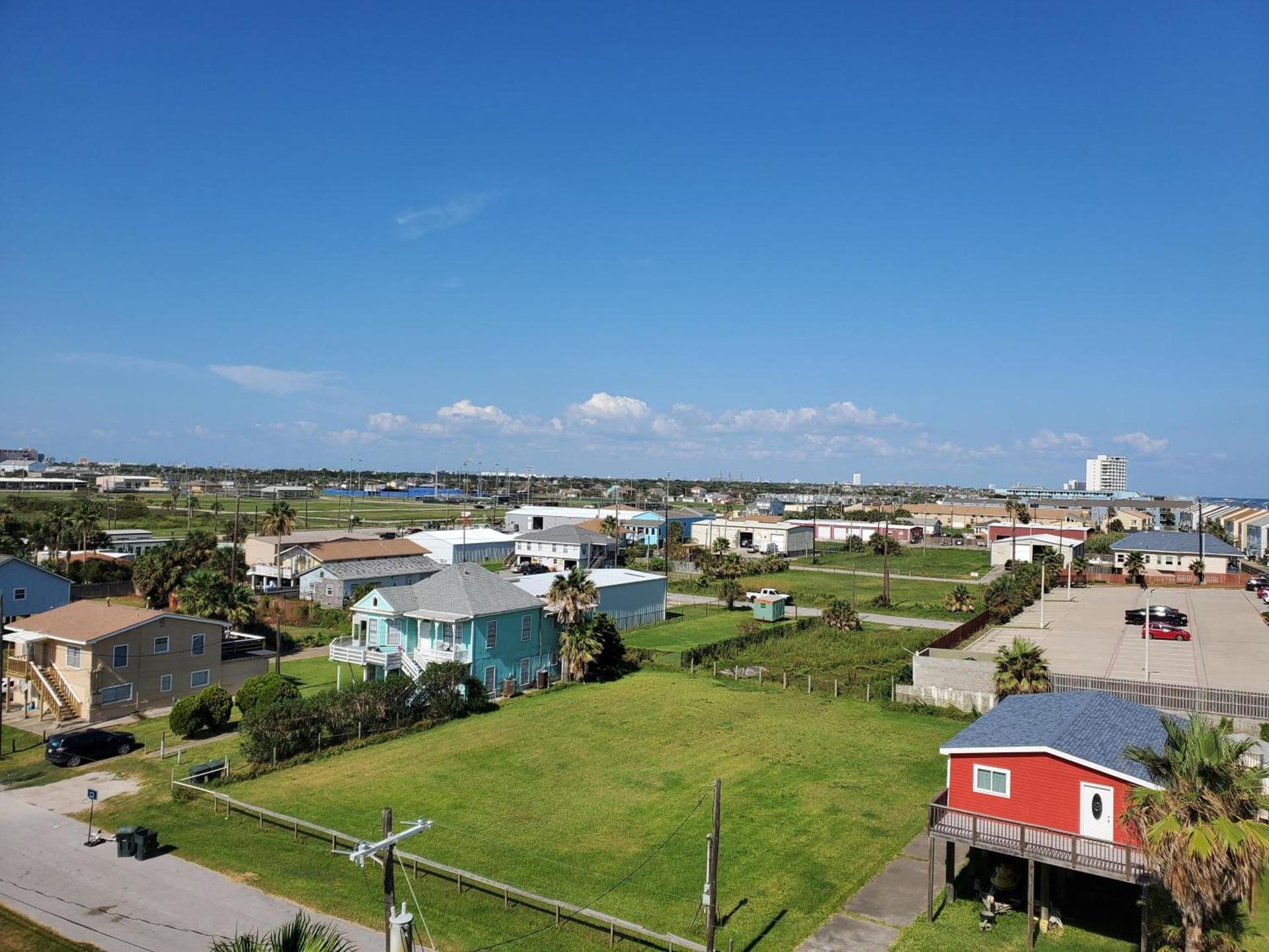 Holiday Inn Express & Suites Galveston West-Seawall photo 47