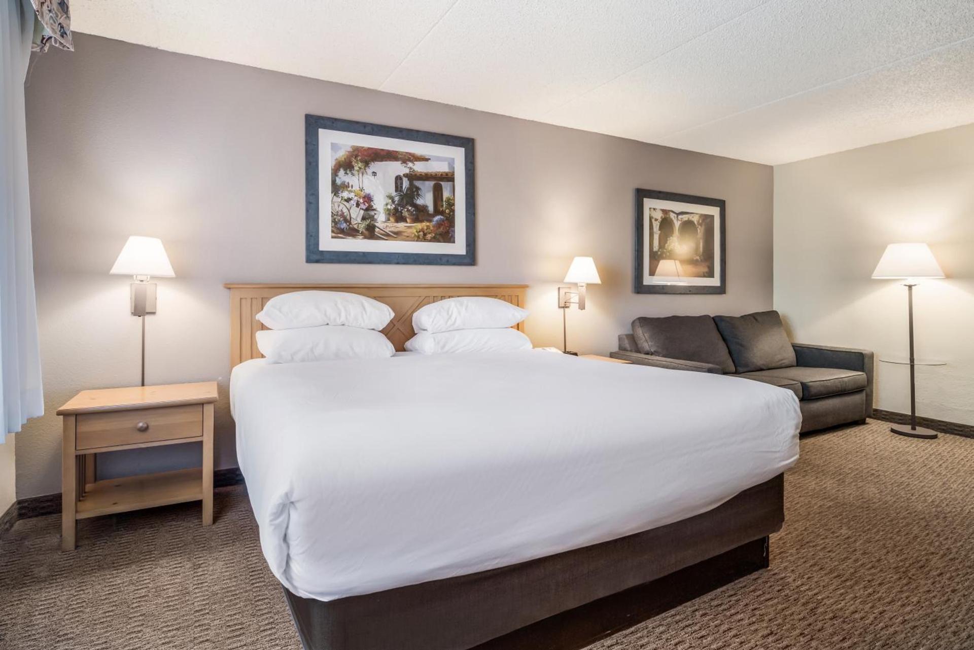 Red Lion Inn & Suites Goodyear Newly Renovated photo 3