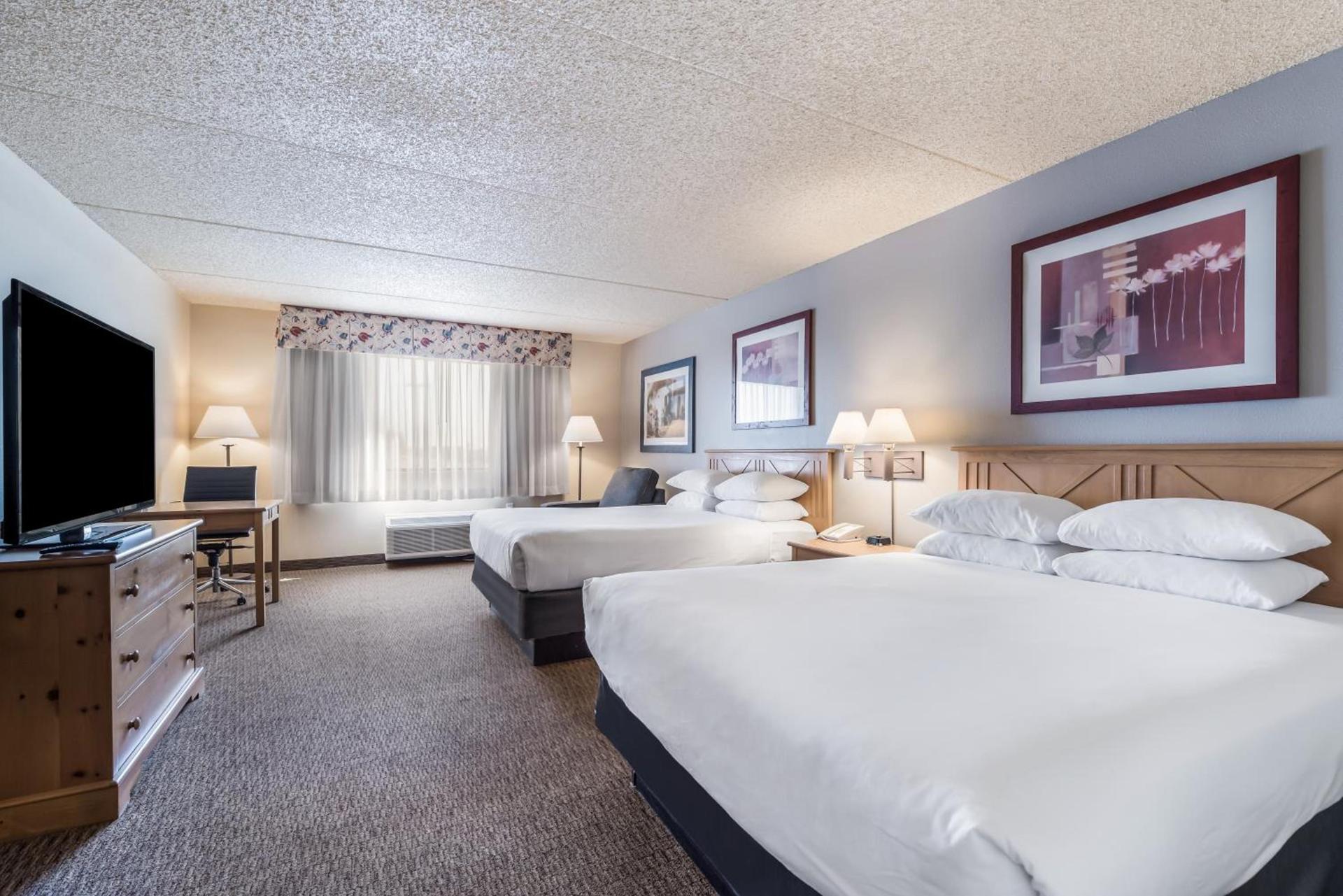 Red Lion Inn & Suites Goodyear Newly Renovated photo 5