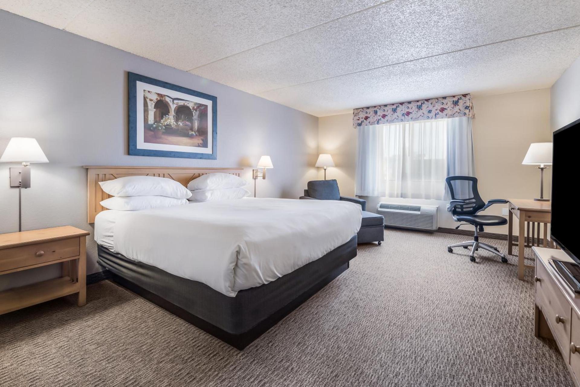 Red Lion Inn & Suites Goodyear Newly Renovated photo 10