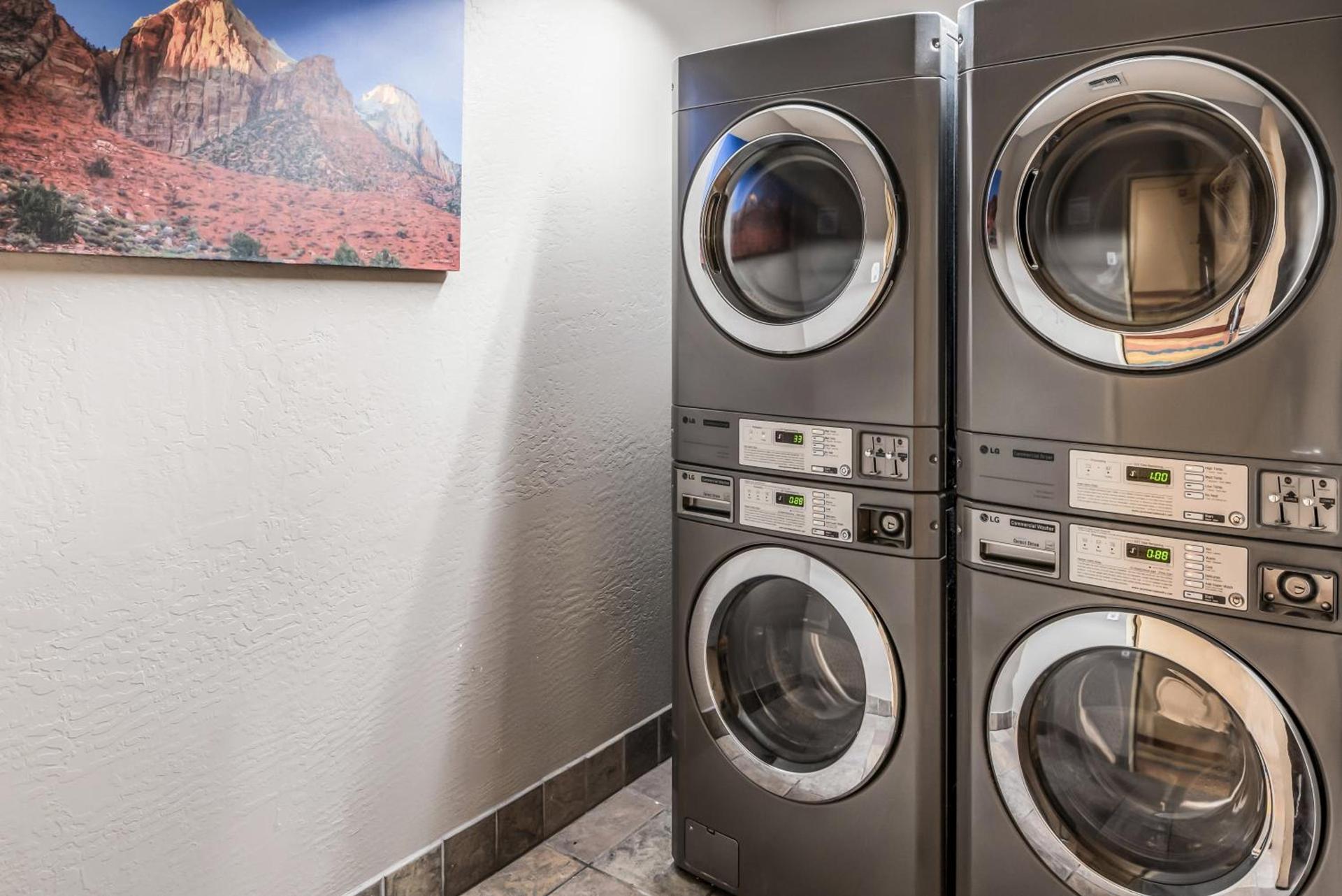 Red Lion Inn & Suites Goodyear Newly Renovated photo 15