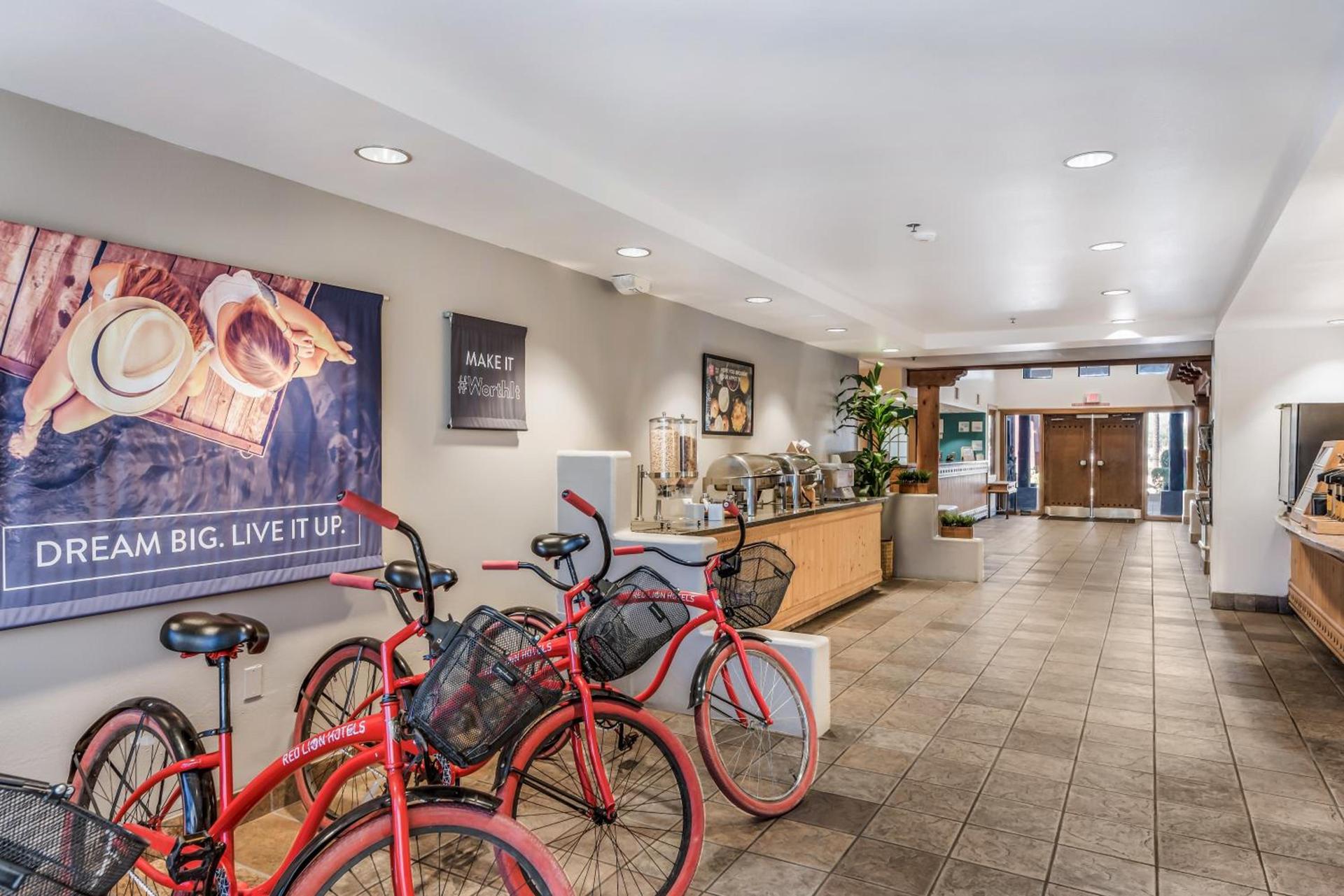 Red Lion Inn & Suites Goodyear Newly Renovated photo 21