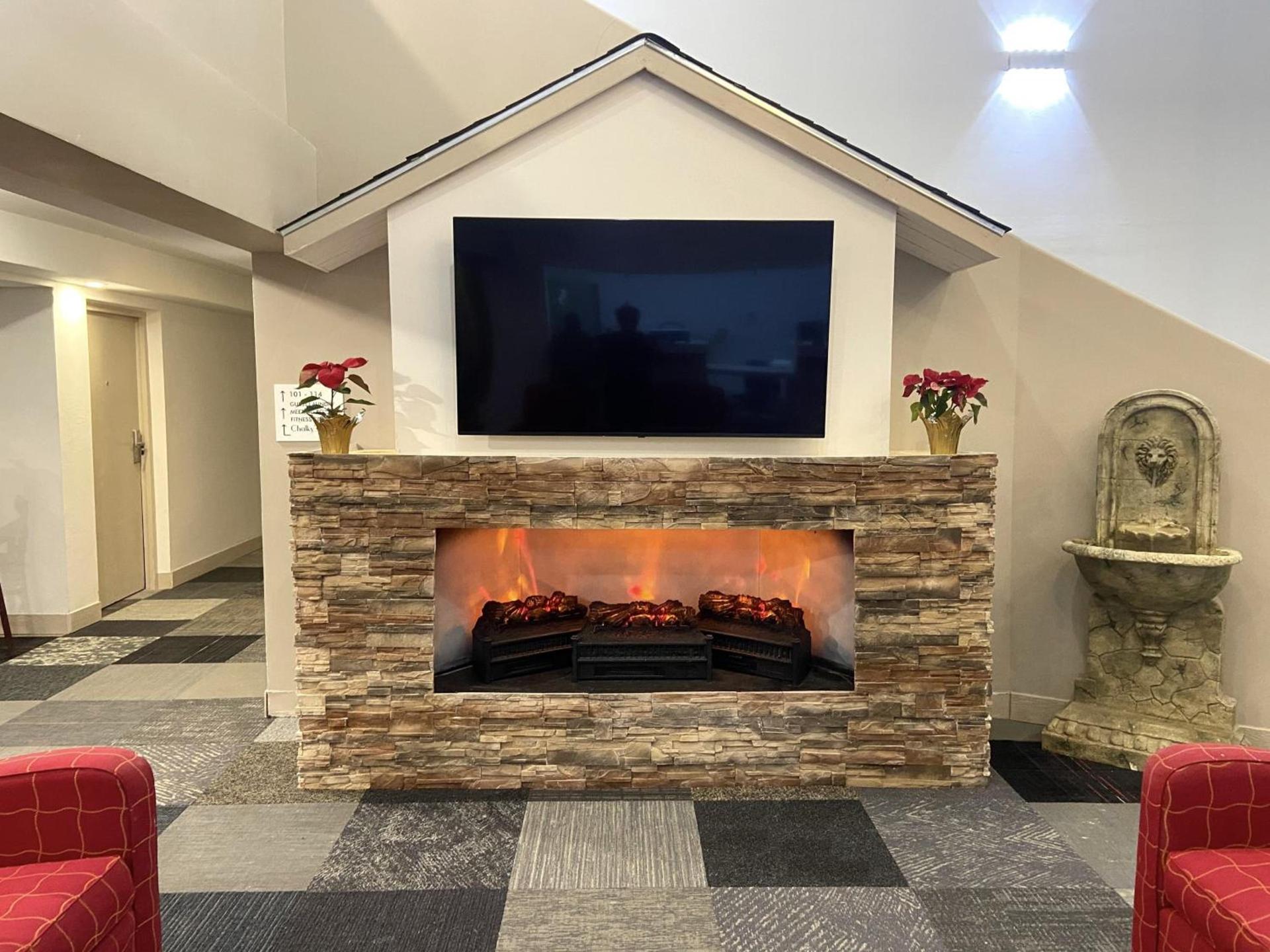 University Inn of Carbondale by Hotel O photo 6