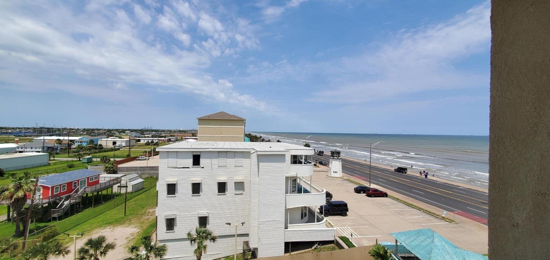 Holiday Inn Express & Suites Galveston West-Seawall photo 17