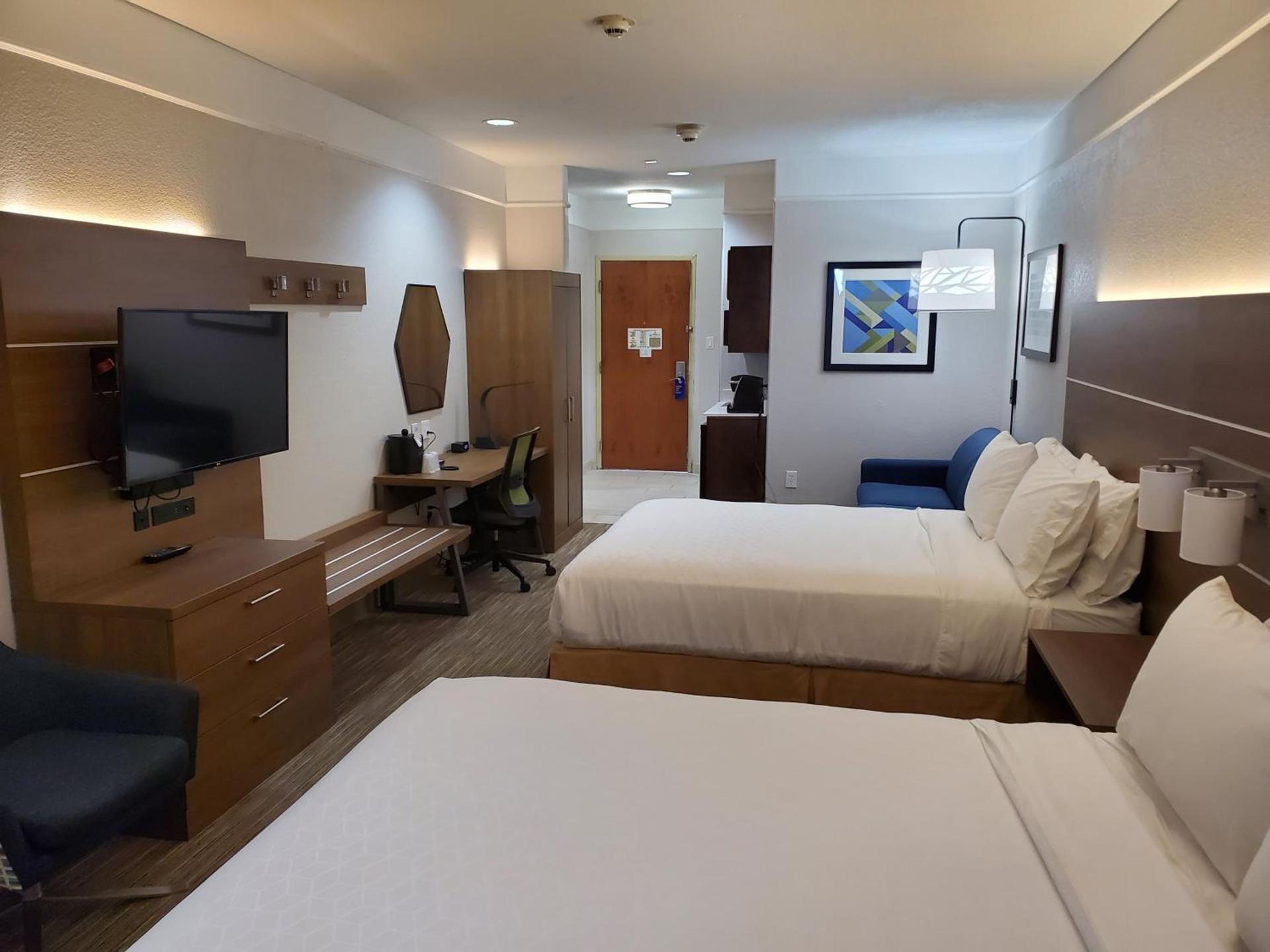 Holiday Inn Express & Suites Galveston West-Seawall photo 23