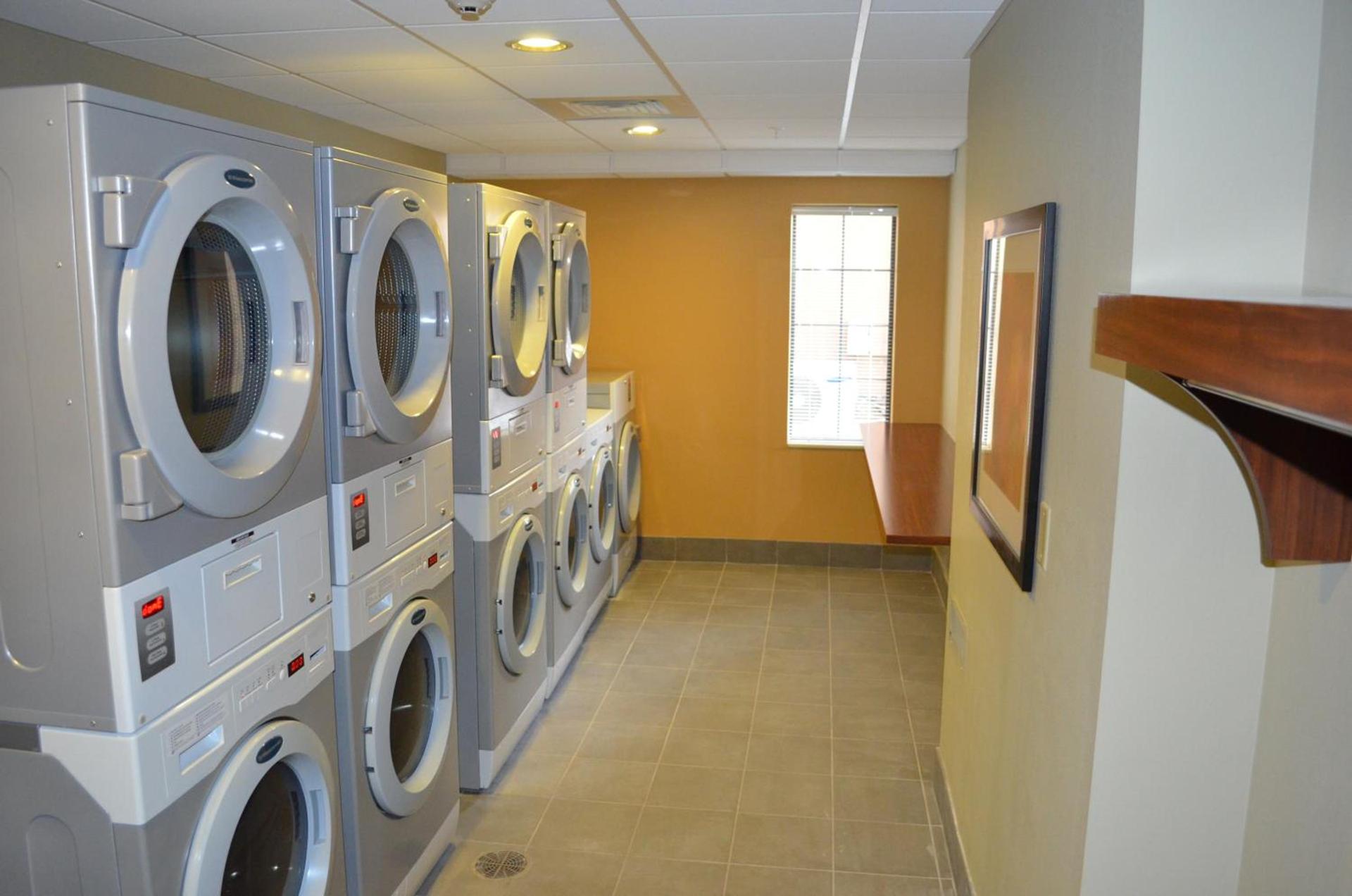 Staybridge Suites Bowling Green by IHG photo 72