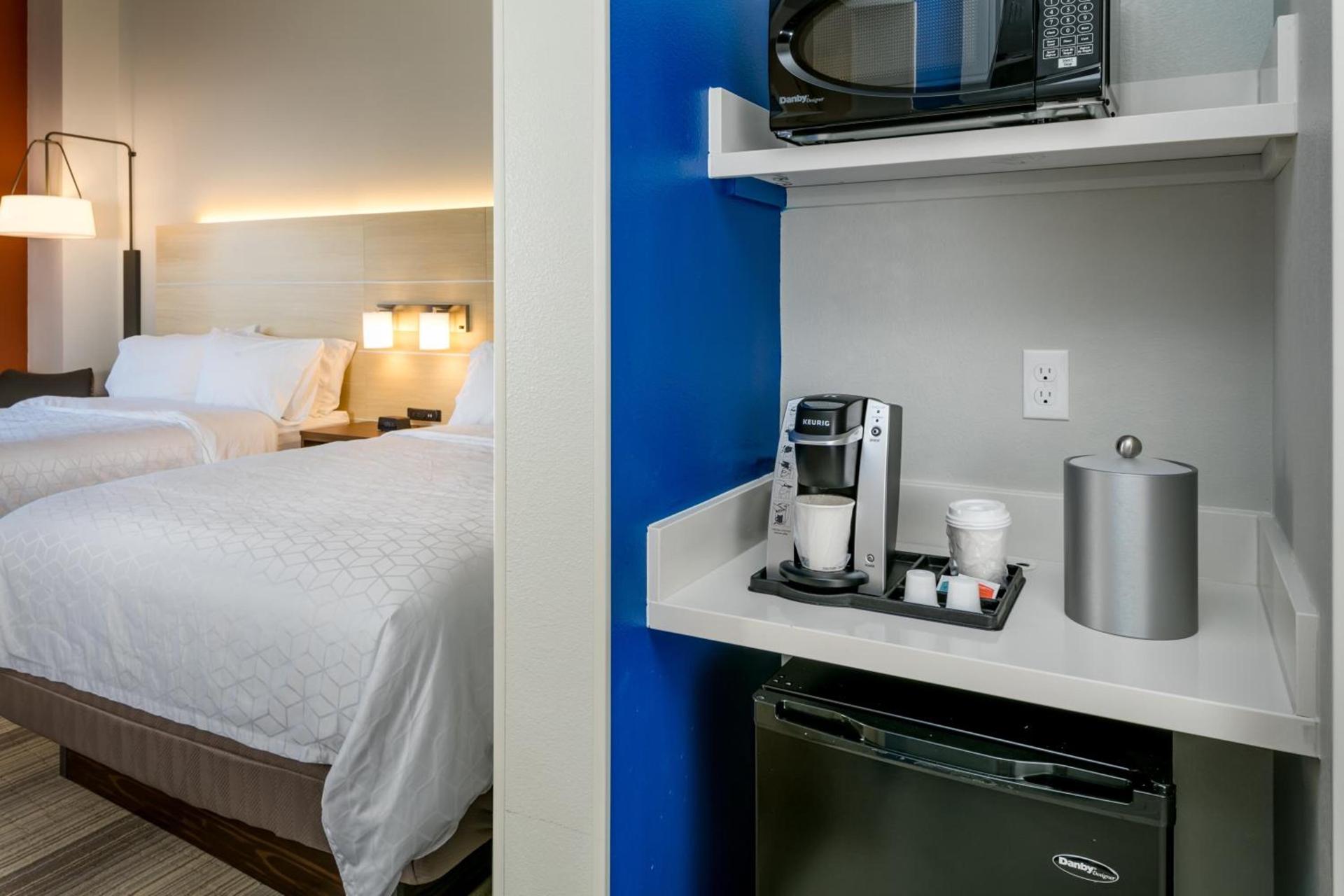 Holiday Inn Express & Suites - Bend South by IHG photo 35