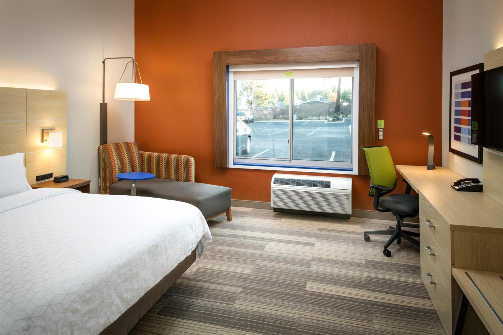 Holiday Inn Express & Suites - Bend South by IHG photo 47