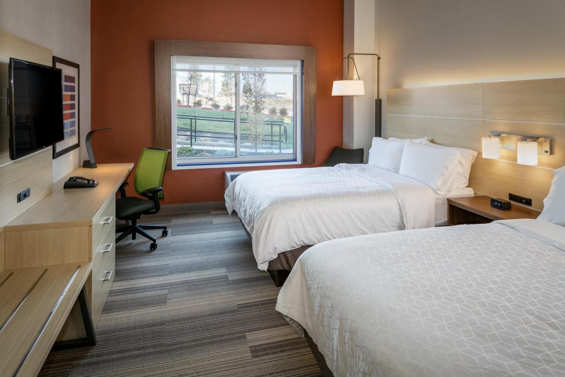 Holiday Inn Express & Suites - Bend South by IHG photo 34