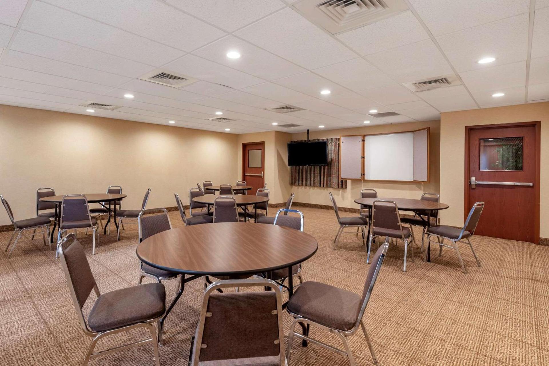 Holiday Inn Express & Suites Morehead by IHG photo 20