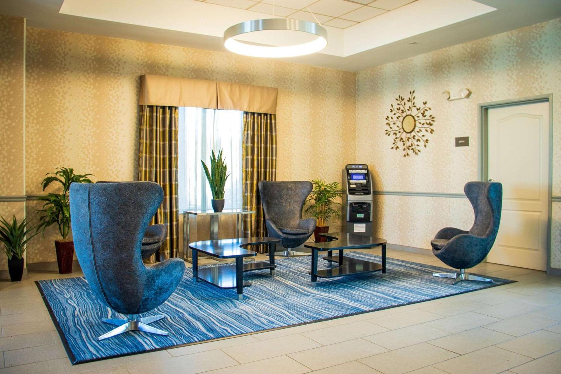 Comfort Inn & Suites Plainville-Foxboro photo 2