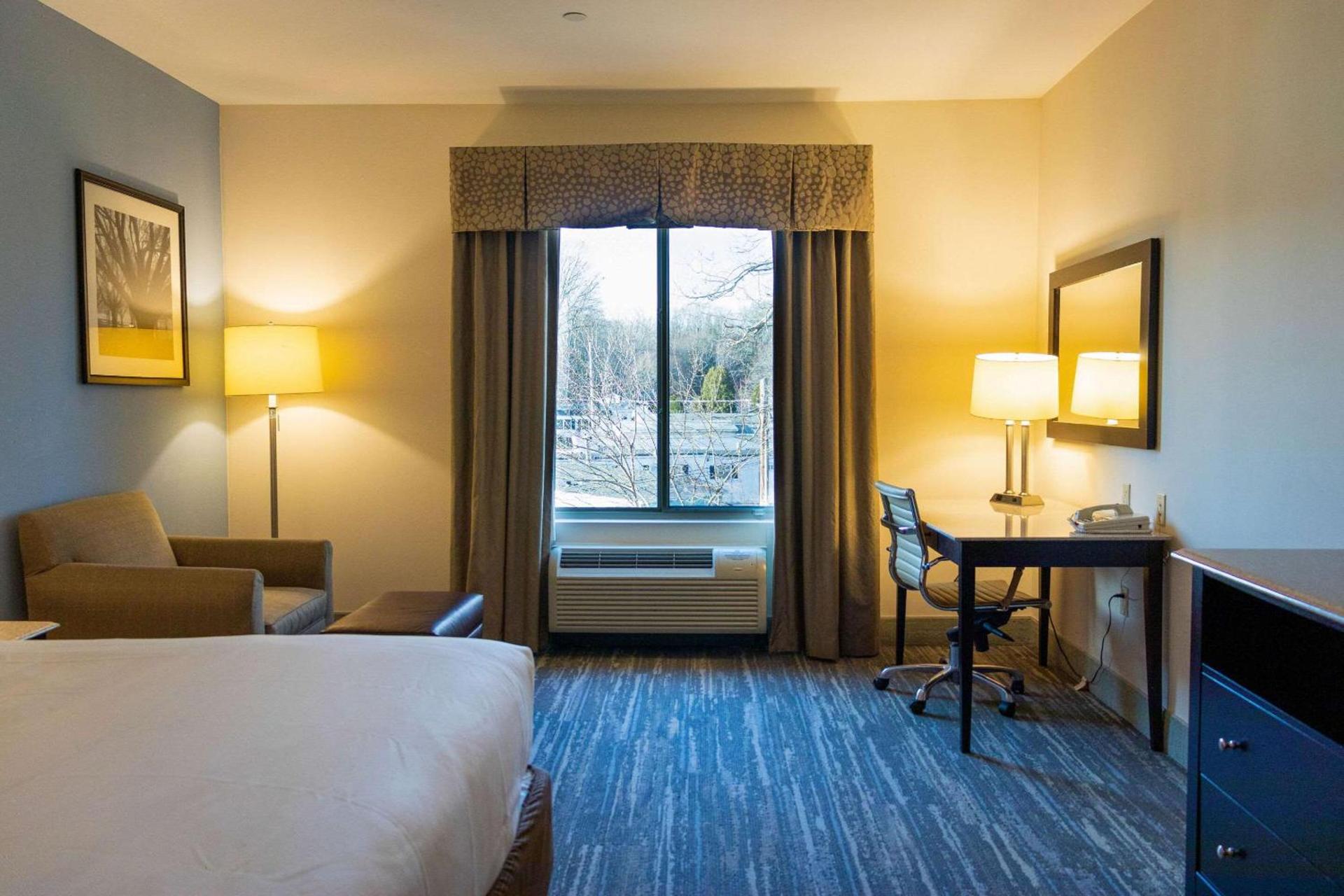 Comfort Inn & Suites Plainville-Foxboro photo 29